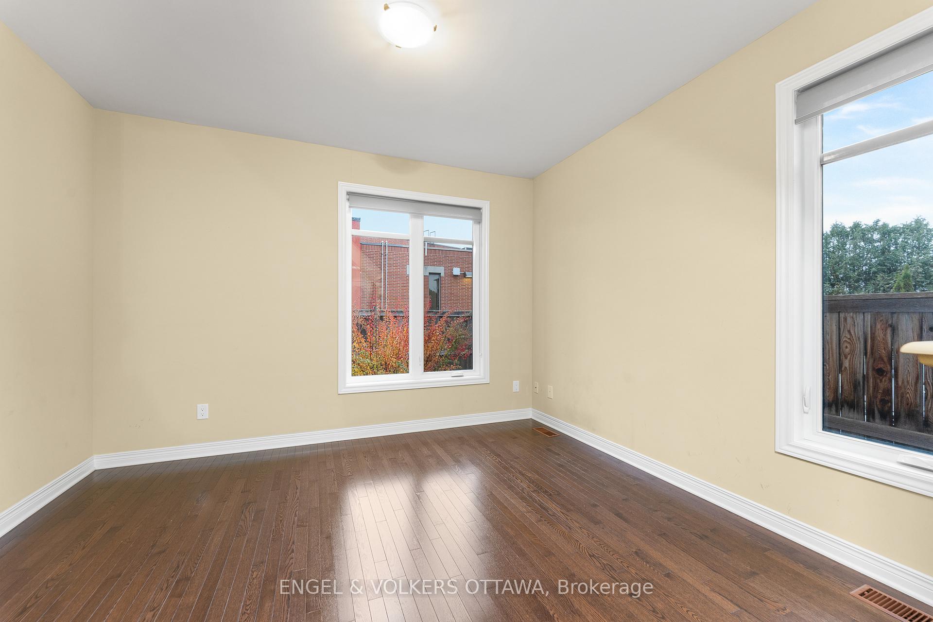 Photo 7 of 212 Accolade Private, Ottawa, Craig Henry/Woodvale — HOMEH