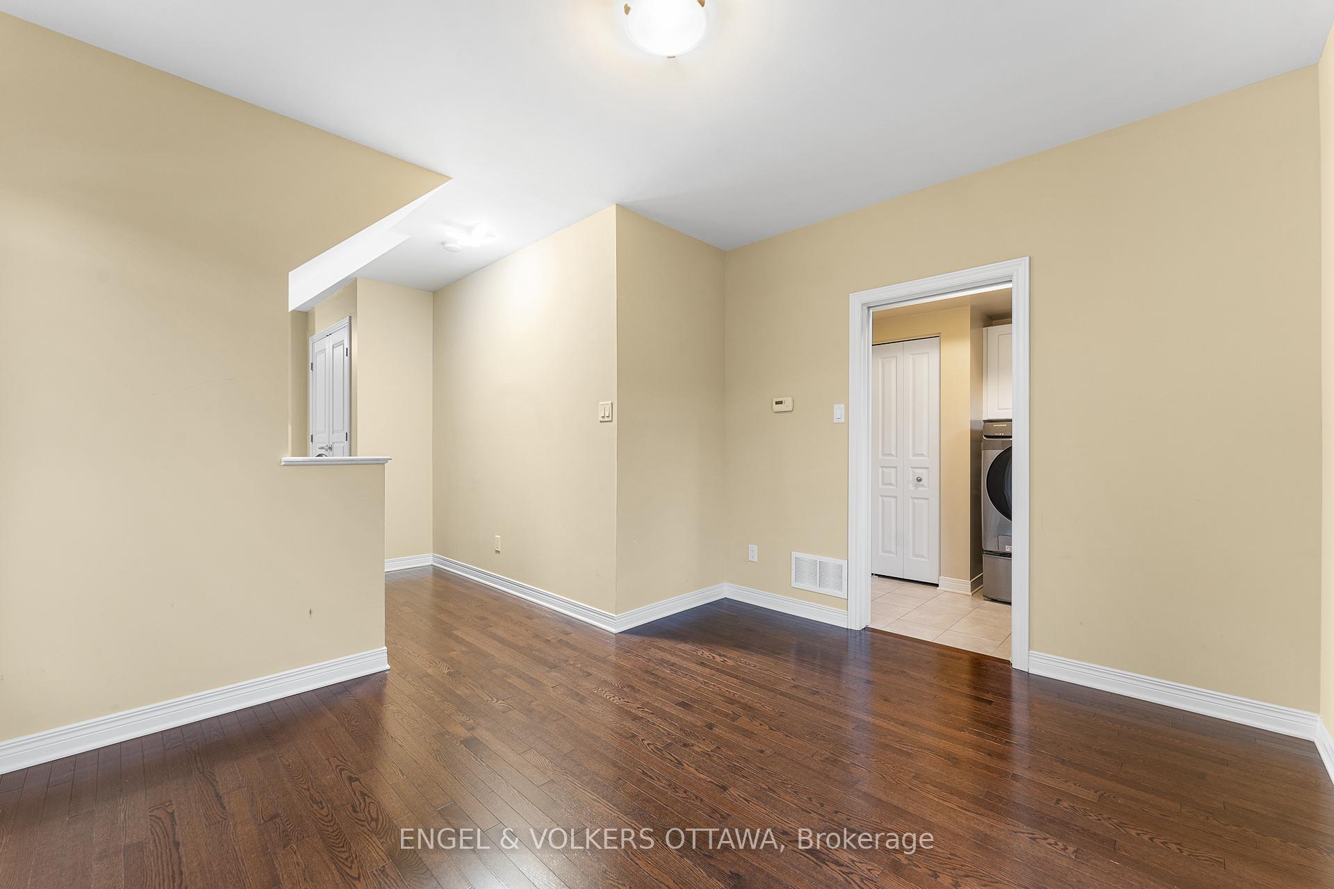 Photo 8 of 212 Accolade Private, Ottawa, Craig Henry/Woodvale — HOMEH