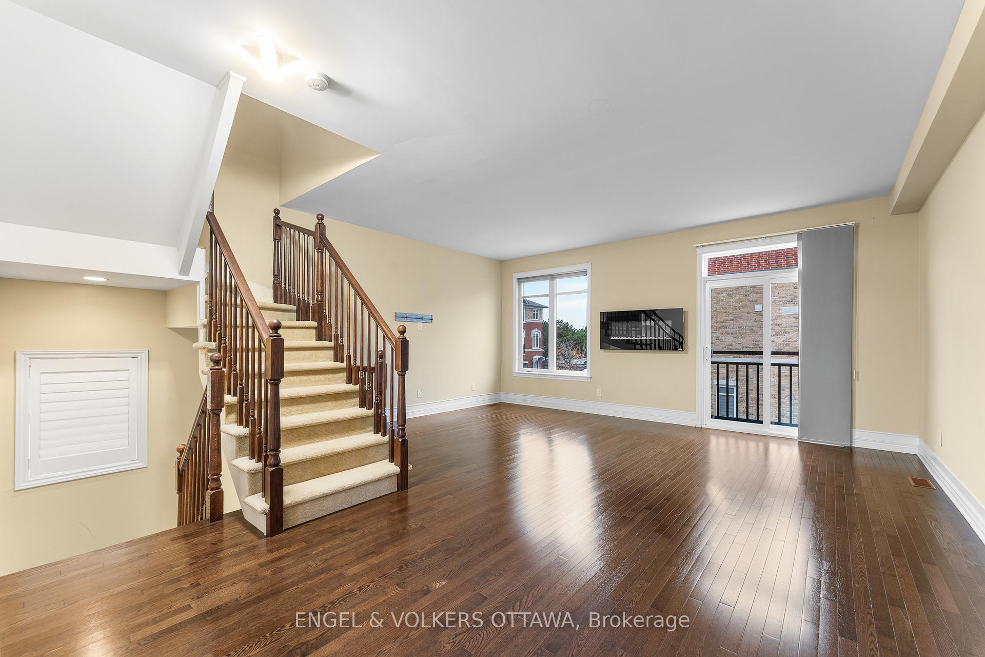 Photo 11 of 212 Accolade Private, Ottawa, Craig Henry/Woodvale — HOMEH