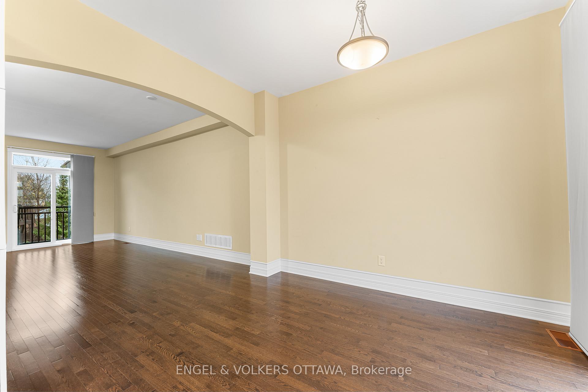 Photo 12 of 212 Accolade Private, Ottawa, Craig Henry/Woodvale — HOMEH