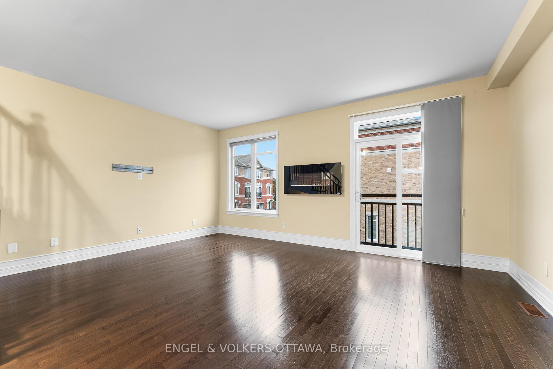 Photo 13 of 212 Accolade Private, Ottawa, Craig Henry/Woodvale — HOMEH