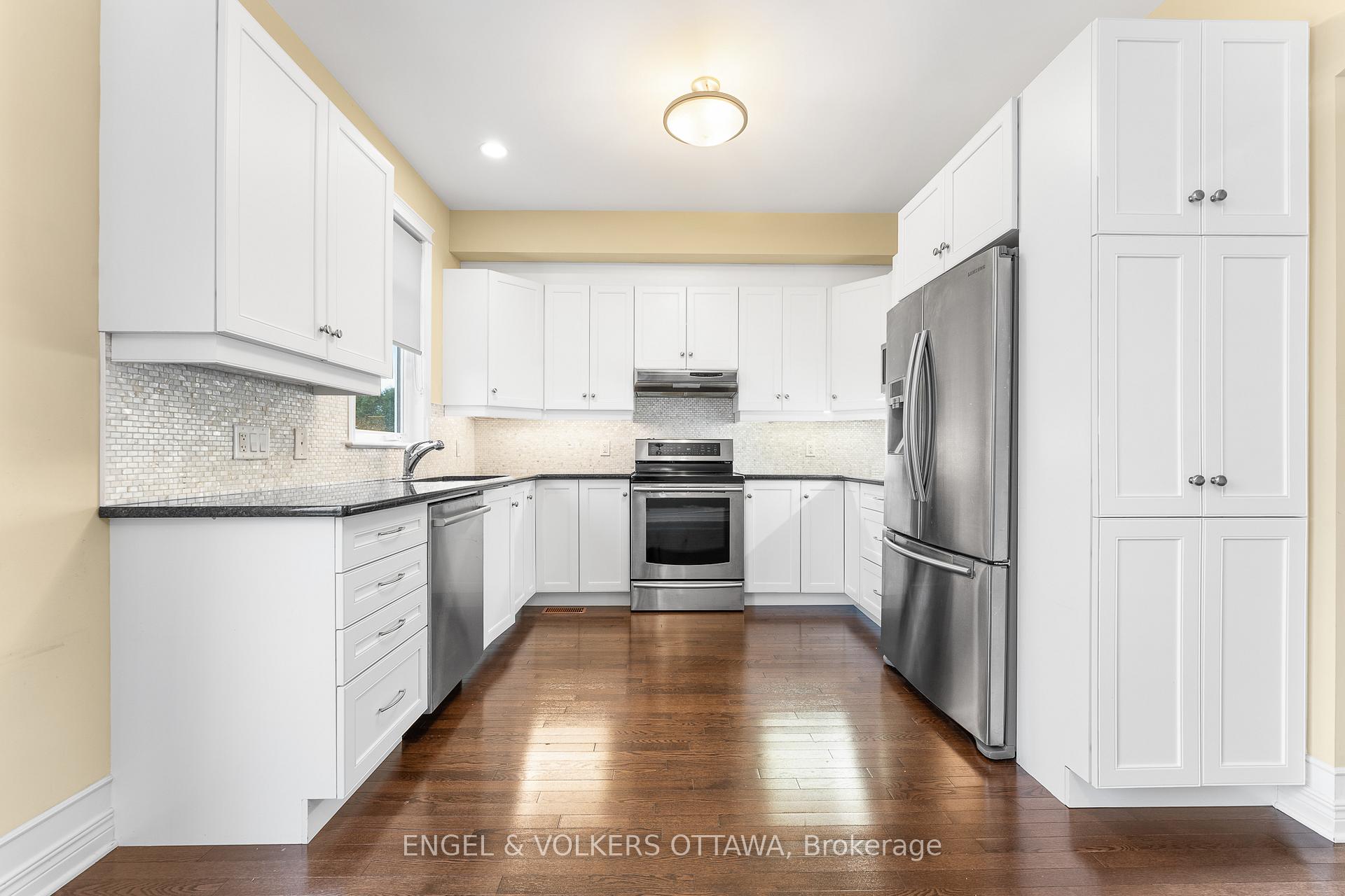 Photo 18 of 212 Accolade Private, Ottawa, Craig Henry/Woodvale — HOMEH