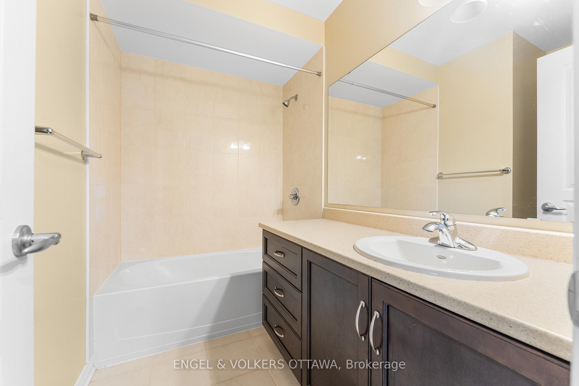 Photo 34 of 212 Accolade Private, Ottawa, Craig Henry/Woodvale — HOMEH