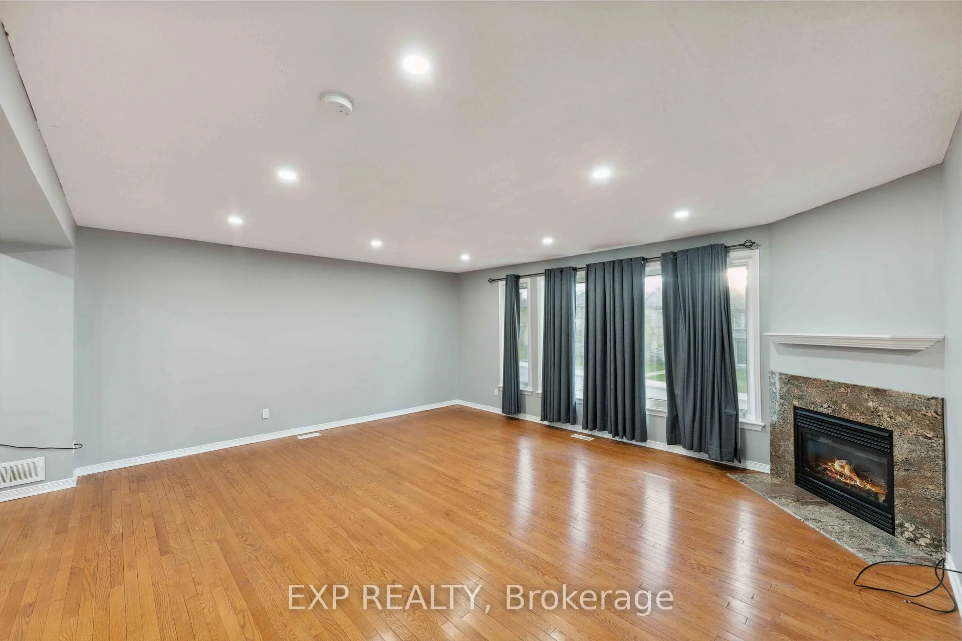 Photo 8 of 230 Monterey Drive, Ottawa, Leslie Park — HOMEH