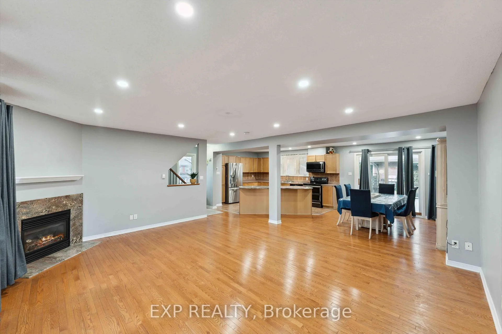 Photo 12 of 230 Monterey Drive, Ottawa, Leslie Park — HOMEH
