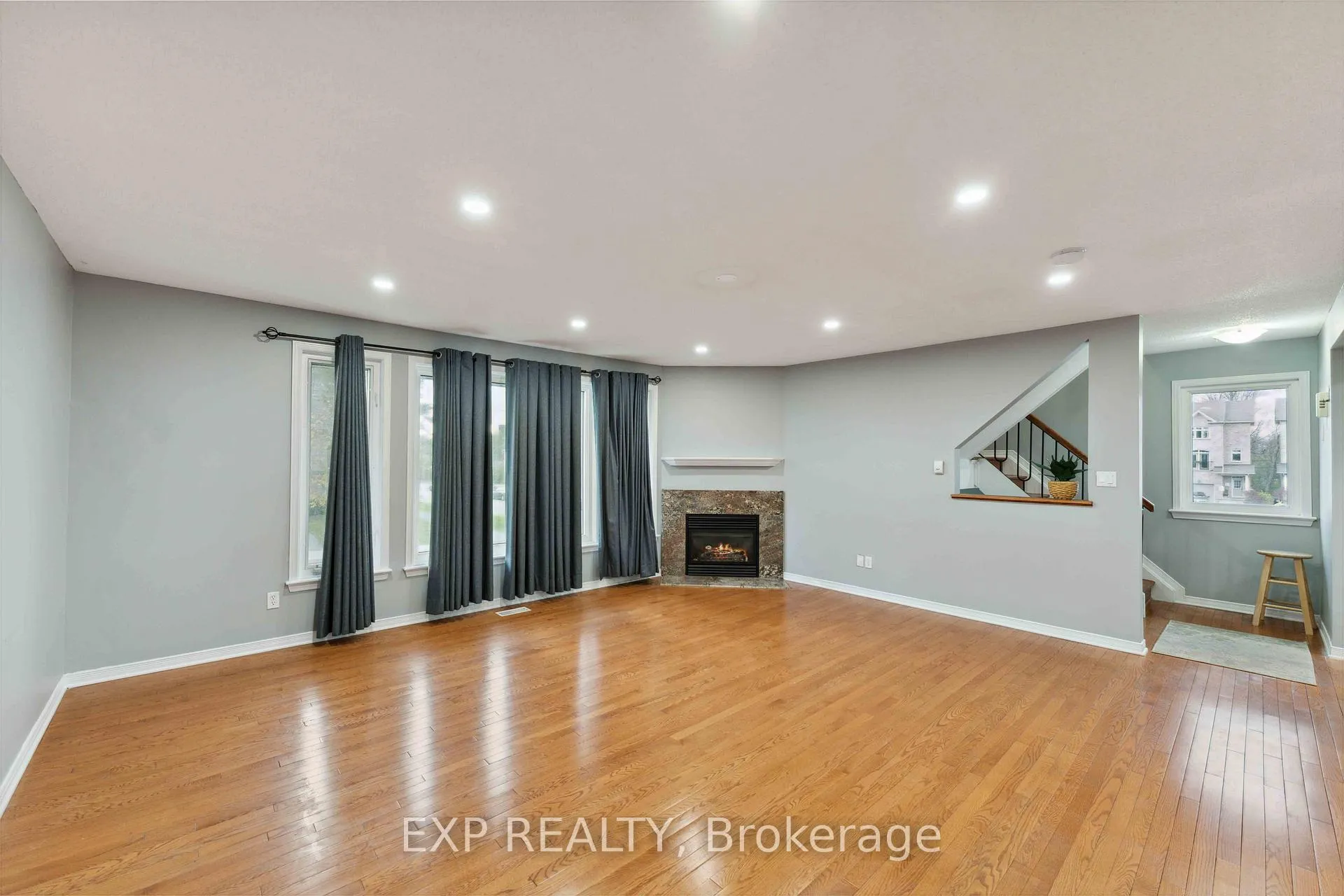 Photo 14 of 230 Monterey Drive, Ottawa, Leslie Park — HOMEH