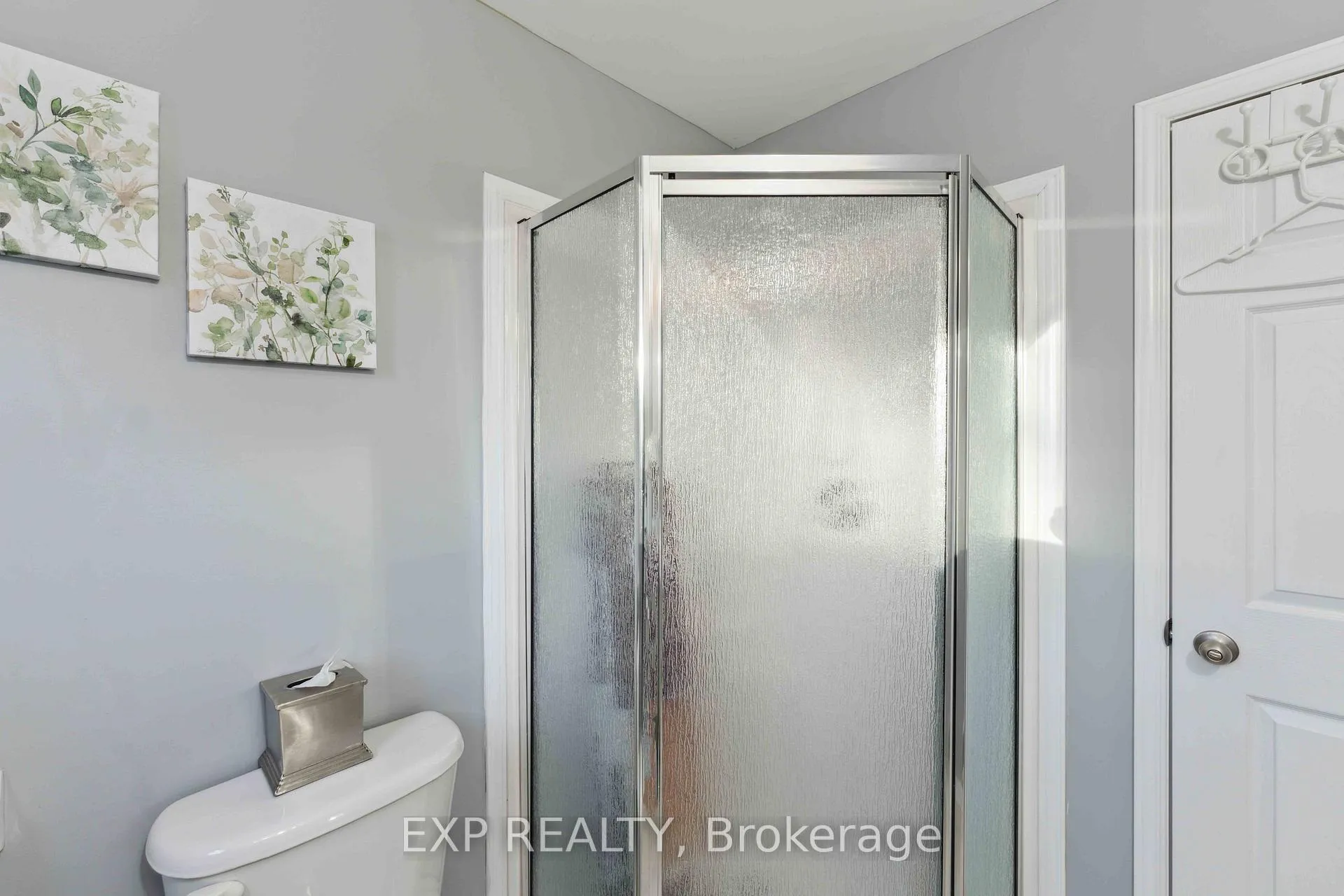 Photo 18 of 230 Monterey Drive, Ottawa, Leslie Park — HOMEH