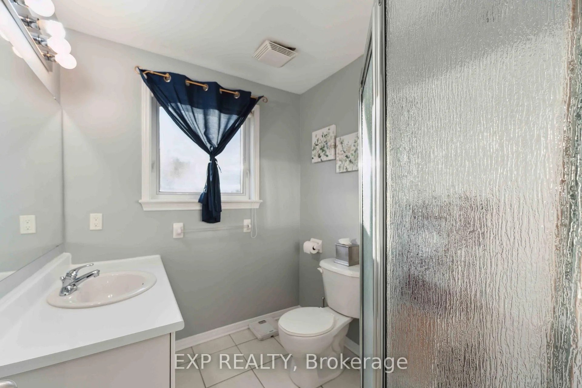 Photo 19 of 230 Monterey Drive, Ottawa, Leslie Park — HOMEH