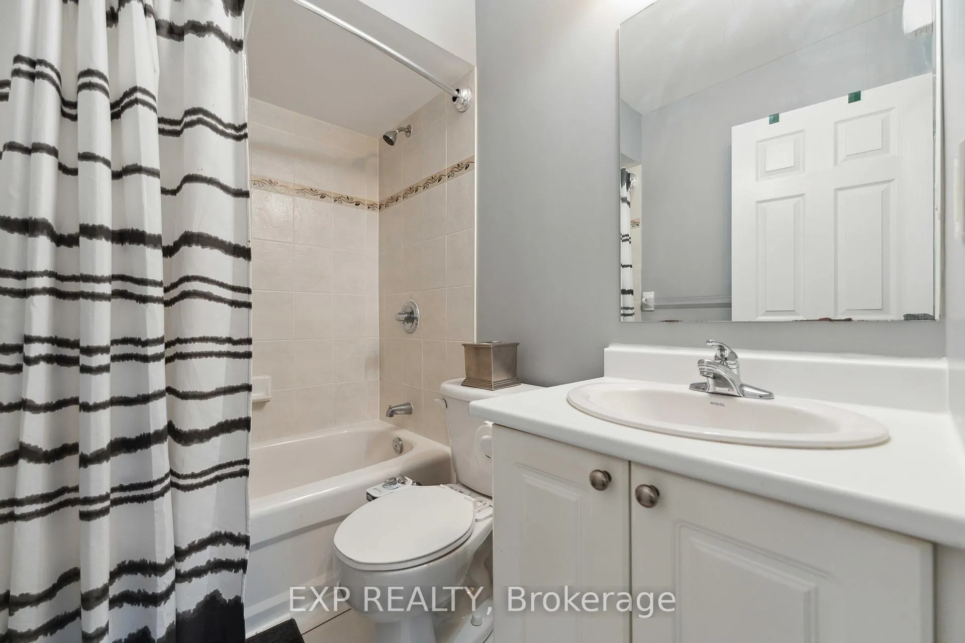Photo 26 of 230 Monterey Drive, Ottawa, Leslie Park — HOMEH