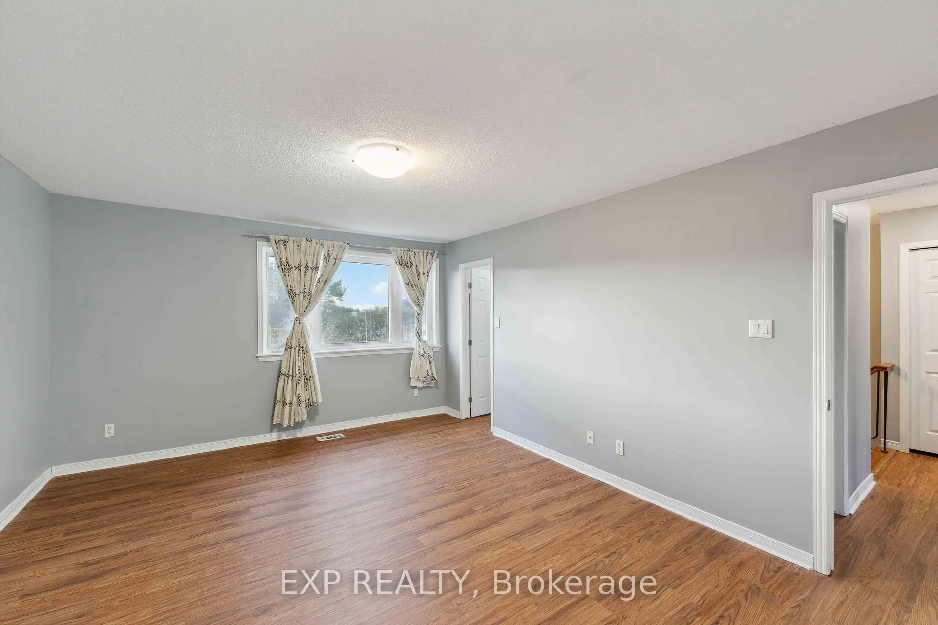 Photo 28 of 230 Monterey Drive, Ottawa, Leslie Park — HOMEH