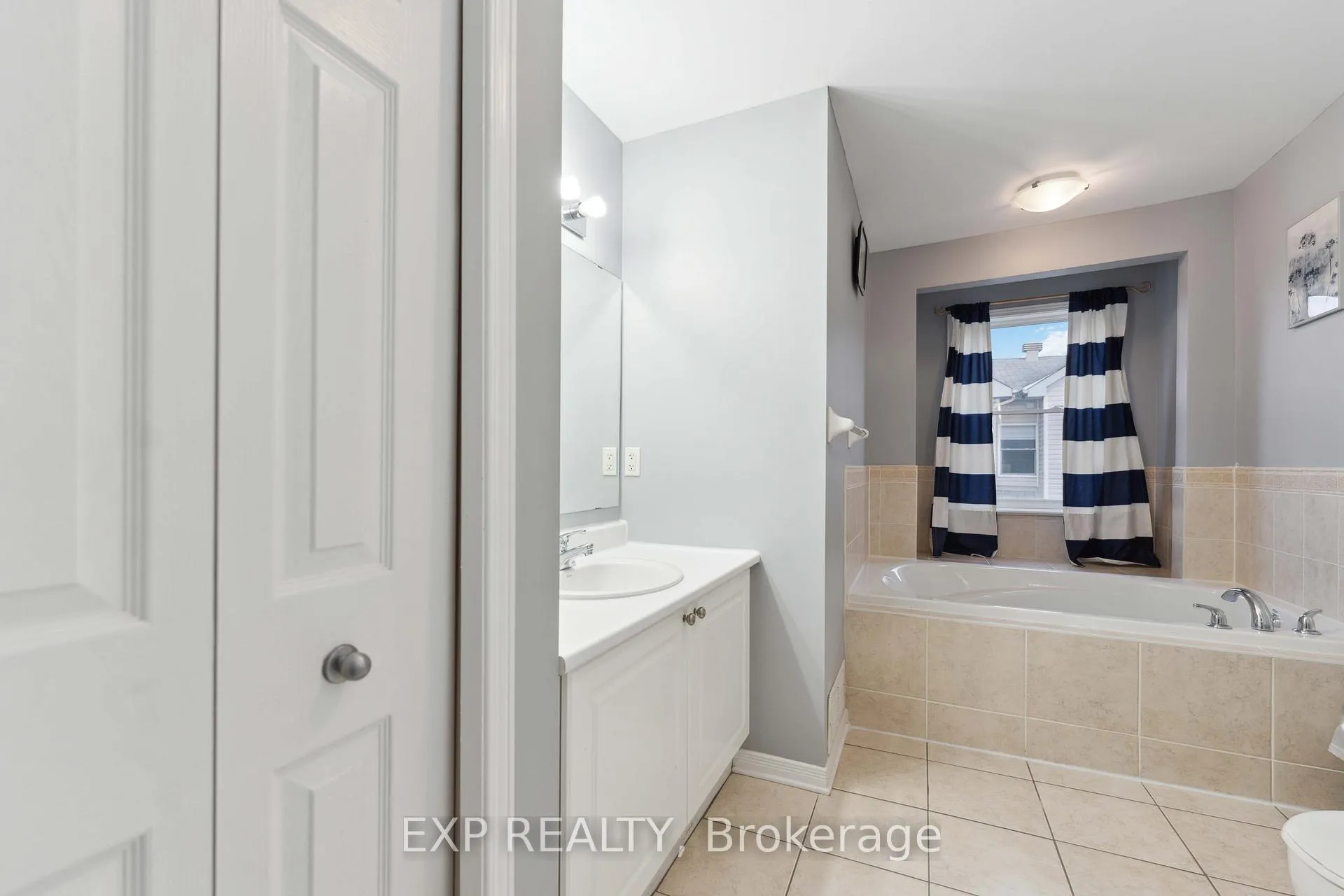 Photo 30 of 230 Monterey Drive, Ottawa, Leslie Park — HOMEH