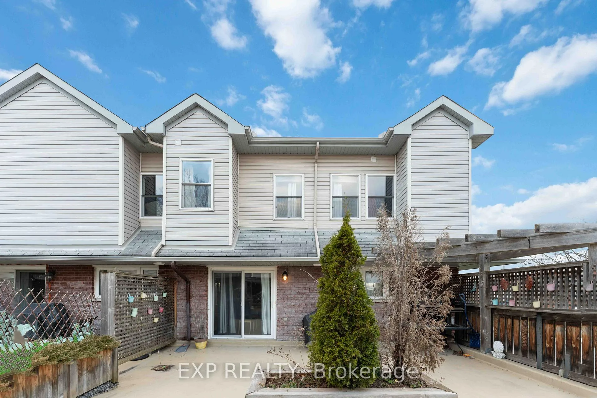Photo 33 of 230 Monterey Drive, Ottawa, Leslie Park — HOMEH