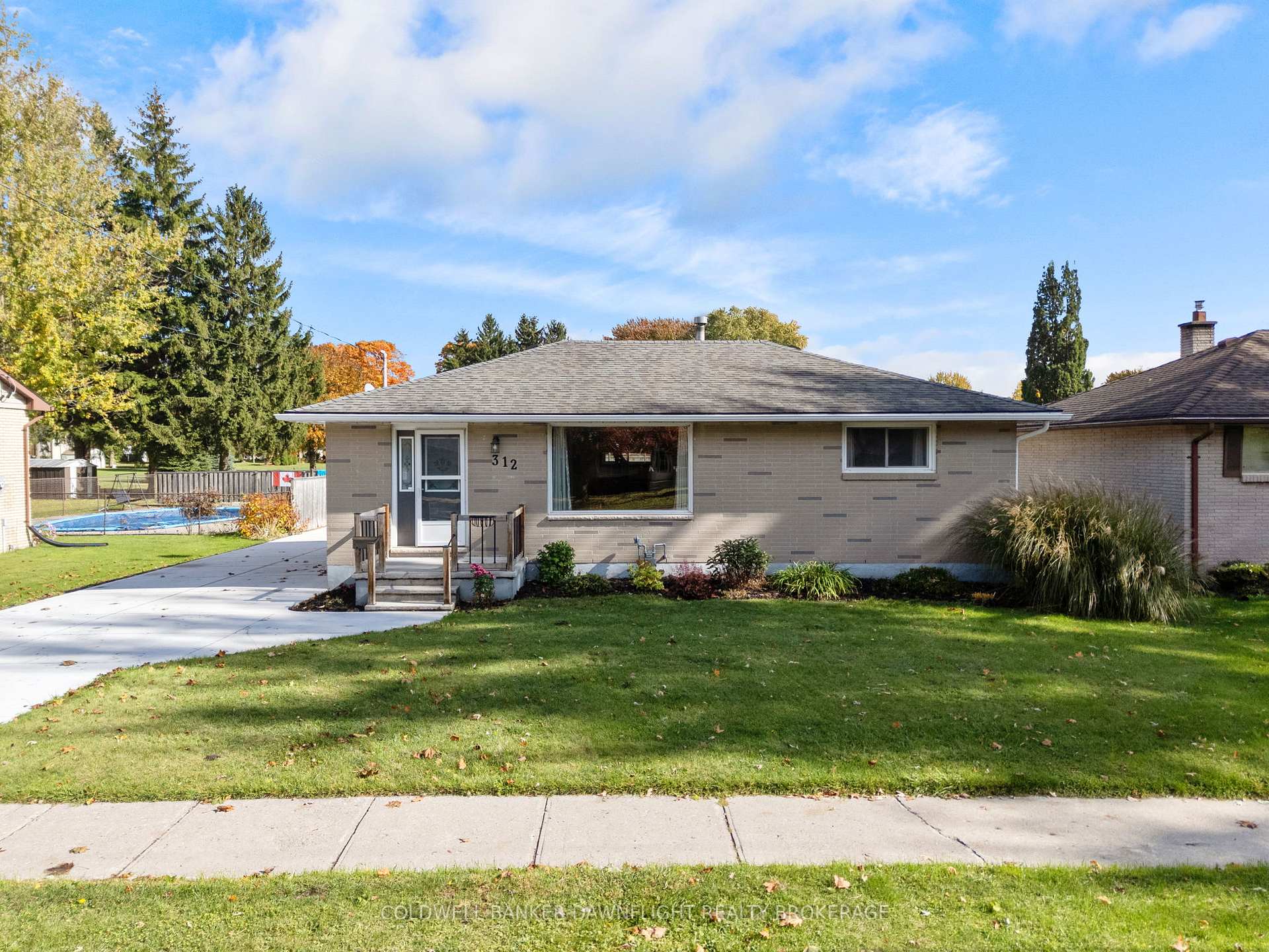 Photo 3 of 312 Marlborough Street, South Huron, Exeter — HOMEH