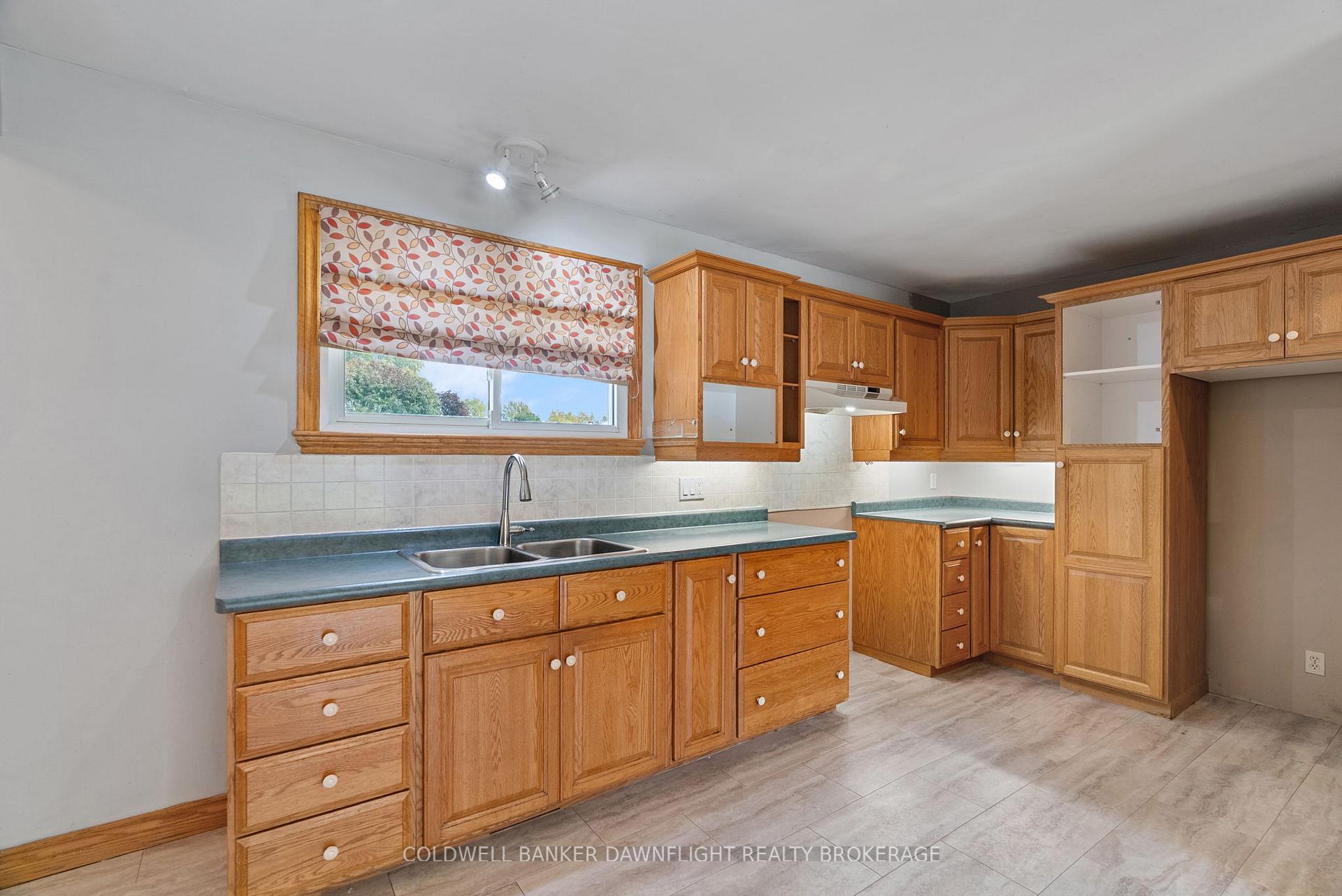 Photo 17 of 312 Marlborough Street, South Huron, Exeter — HOMEH