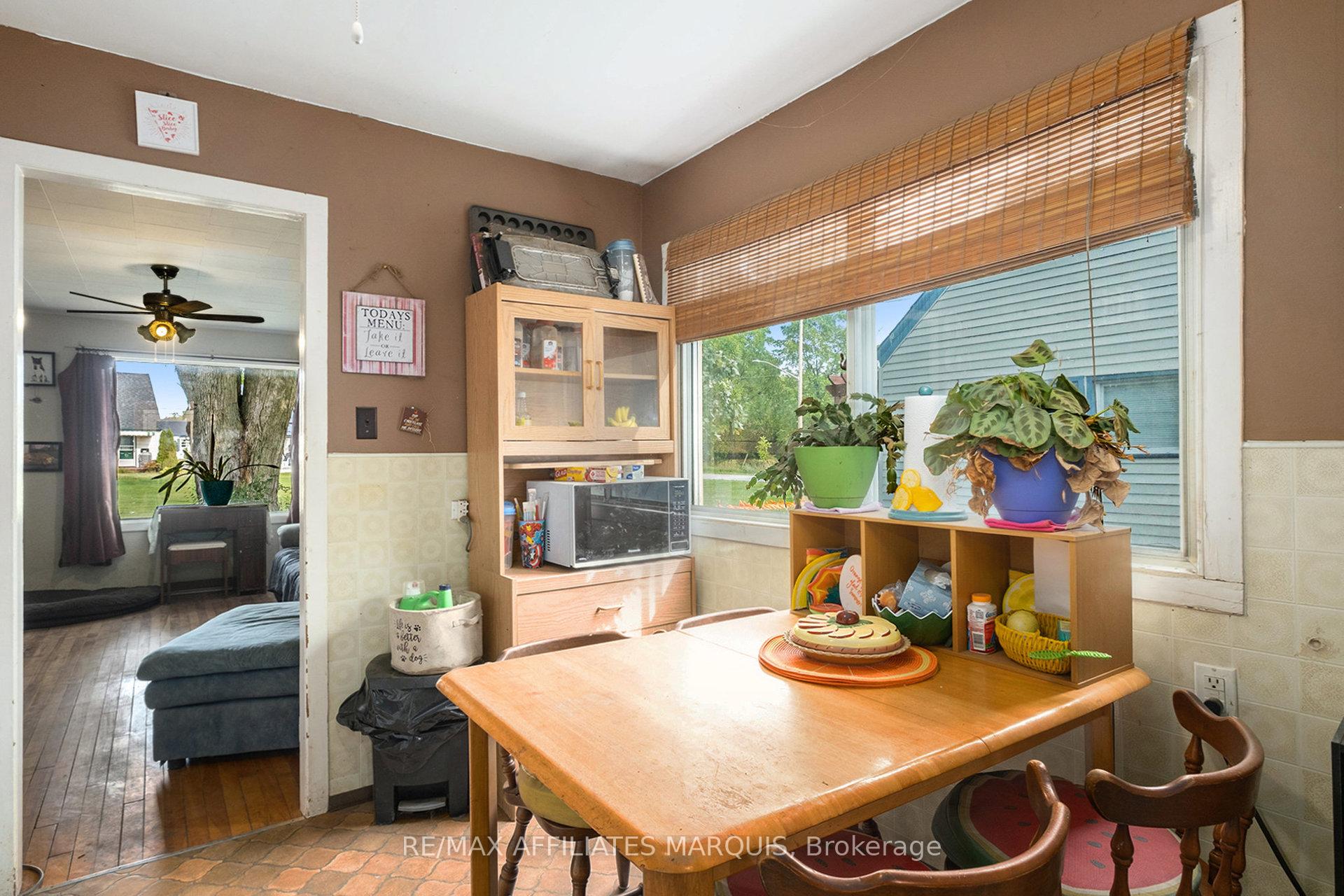 Photo 8 of 30 Roosevelt Drive, Smiths Falls — HOMEH