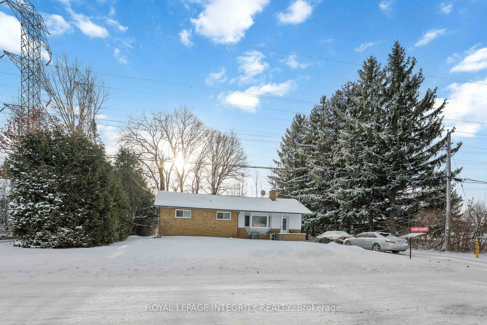 Photo 2 of Unit B, 35 Sherry Lane, Ottawa, Manordale — HOMEH