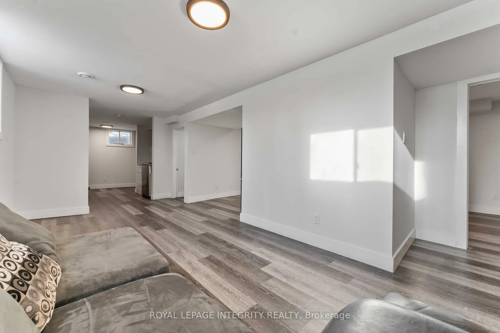 Photo 8 of Unit B, 35 Sherry Lane, Ottawa, Manordale — HOMEH