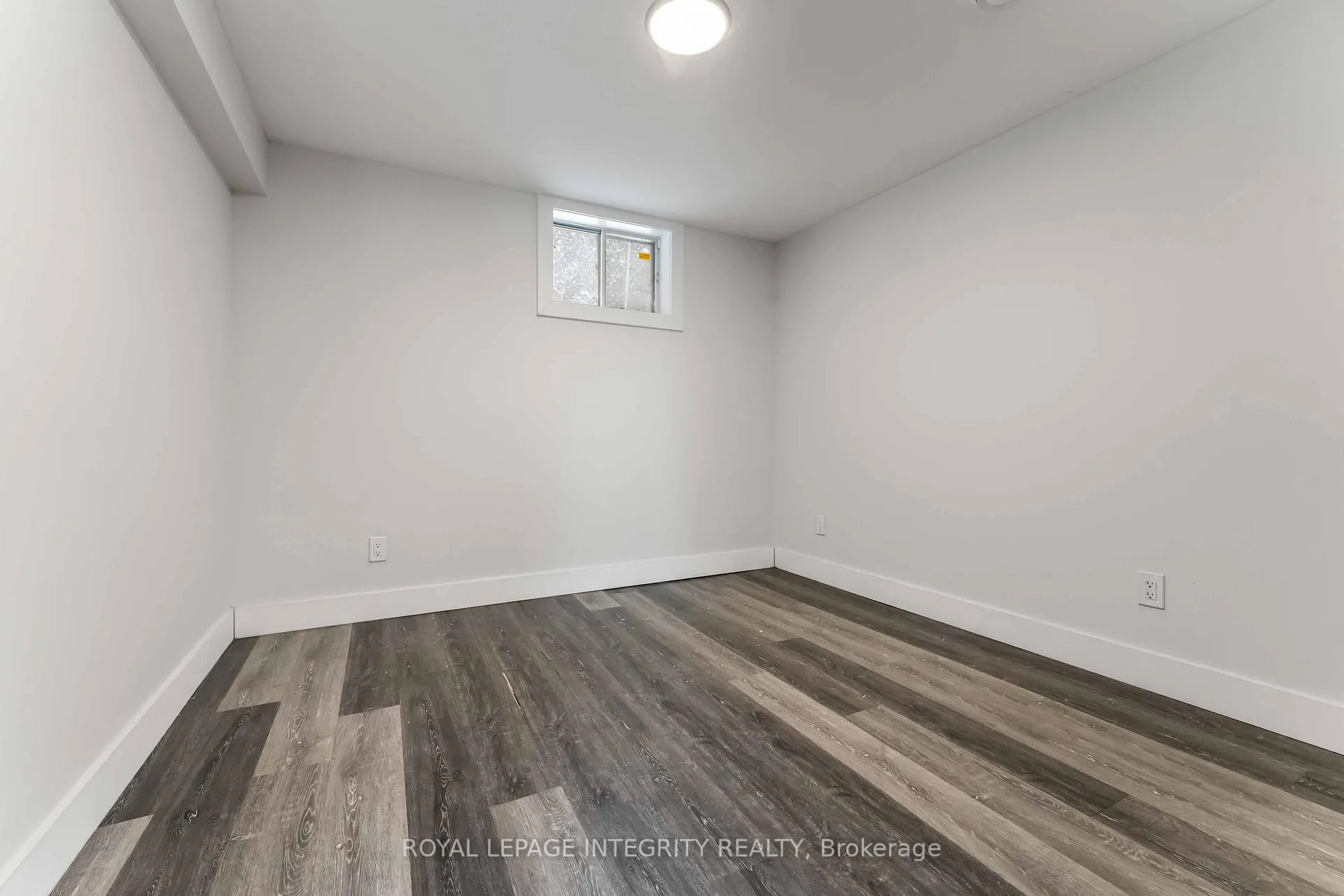 Photo 15 of Unit B, 35 Sherry Lane, Ottawa, Manordale — HOMEH