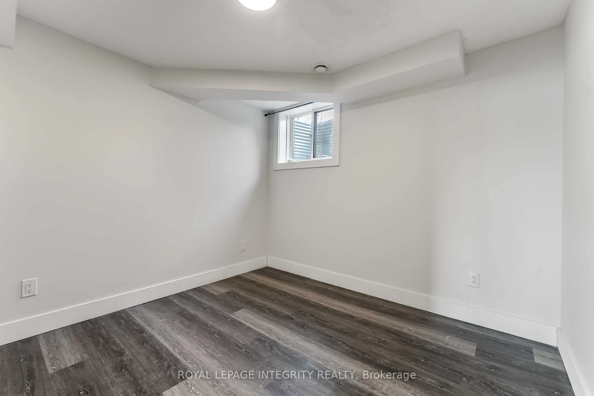 Photo 18 of Unit B, 35 Sherry Lane, Ottawa, Manordale — HOMEH