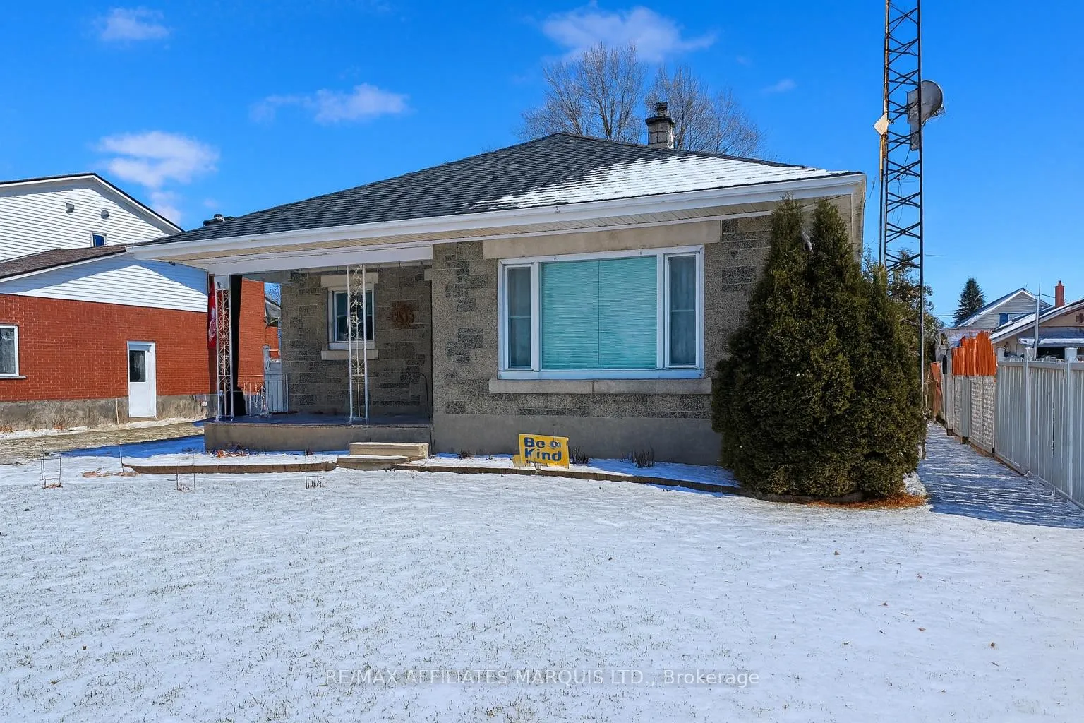 Photo 3 of 53 Fifth Street E, South Dundas, Morrisburg — HOMEH