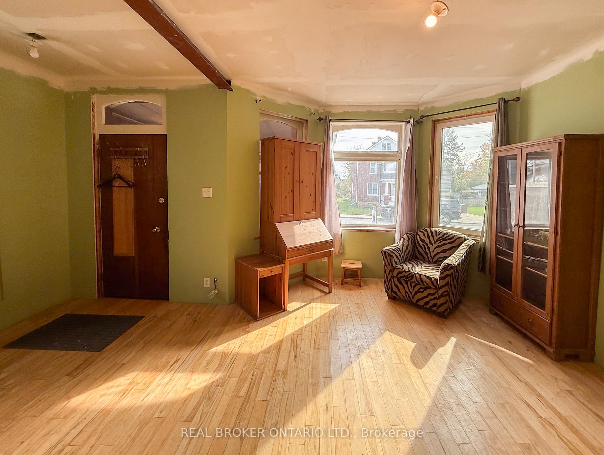 Photo 6 of 26 Elgin Street, Smiths Falls — HOMEH