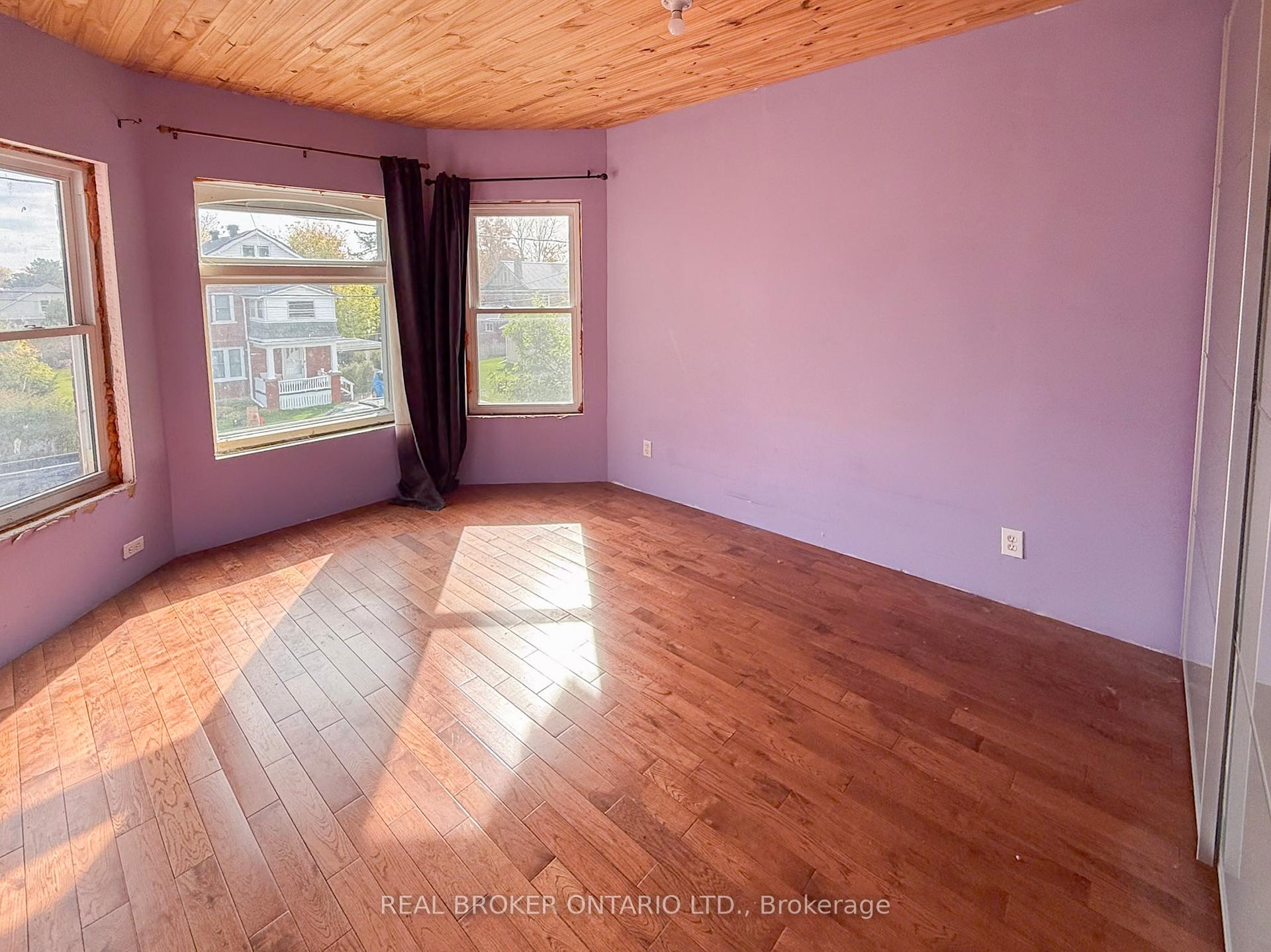 Photo 21 of 26 Elgin Street, Smiths Falls — HOMEH