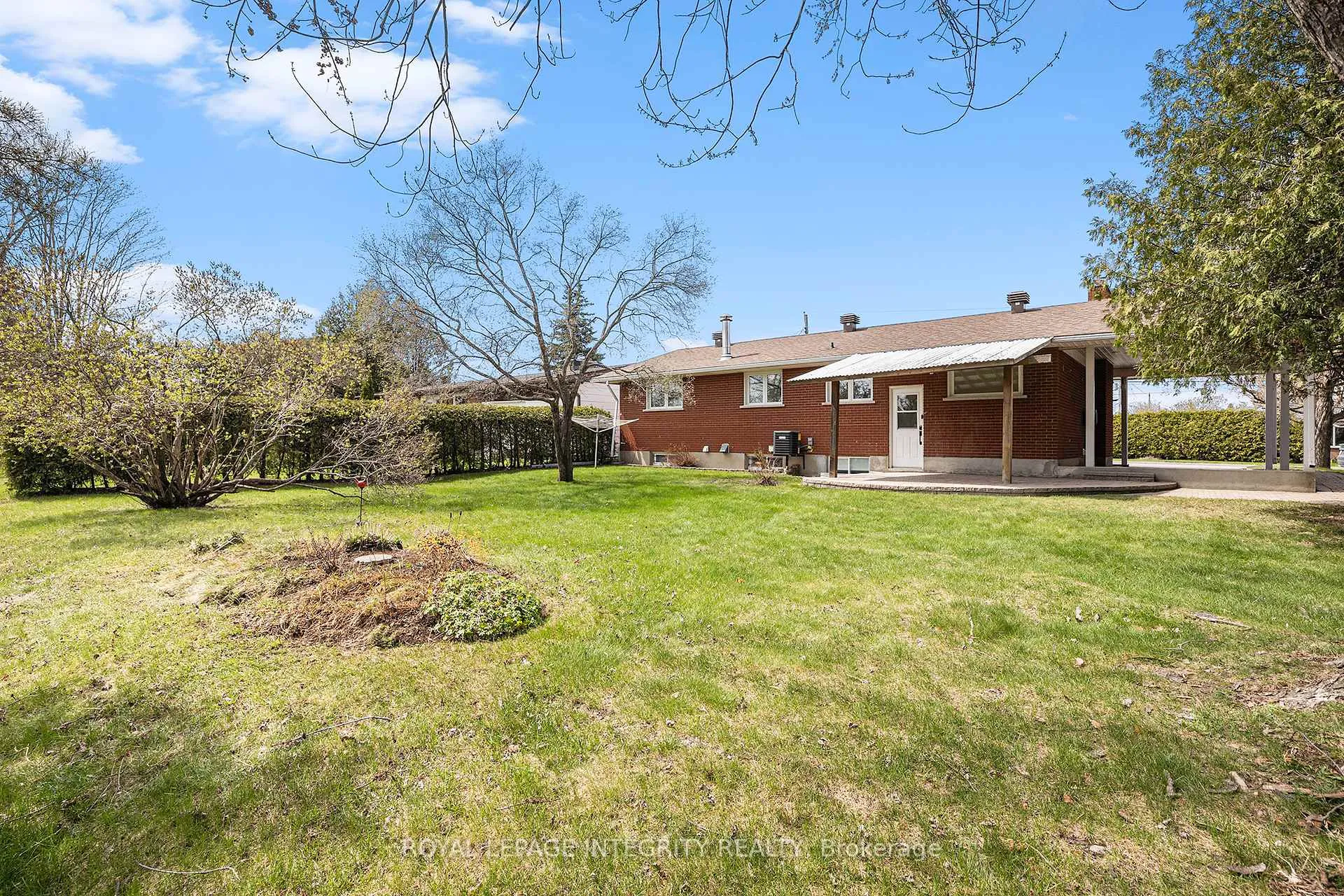 Photo 1 of Unit B, 19 Sherry Lane, Ottawa, Manordale — HOMEH