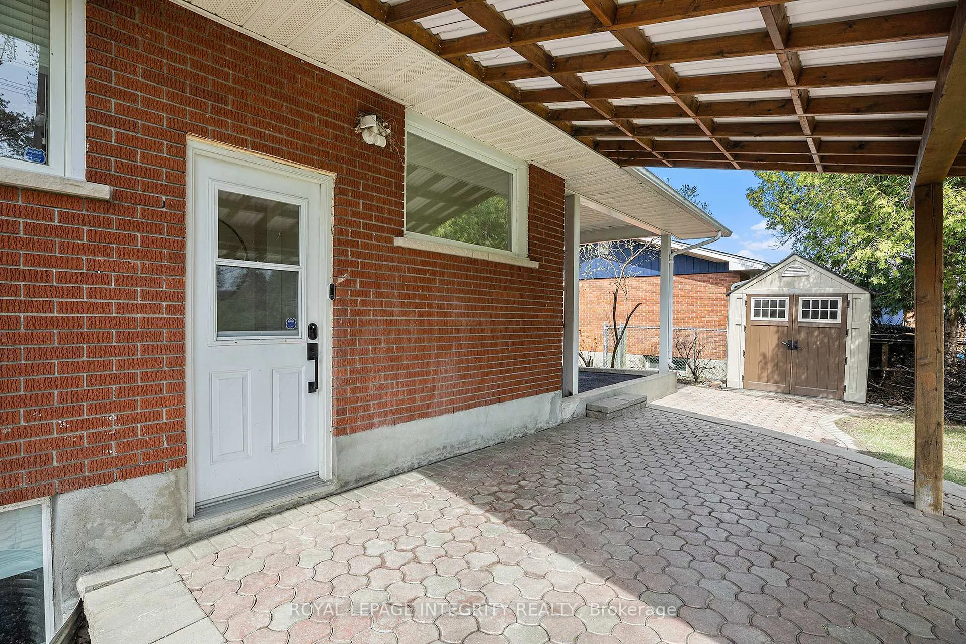 Photo 2 of Unit B, 19 Sherry Lane, Ottawa, Manordale — HOMEH