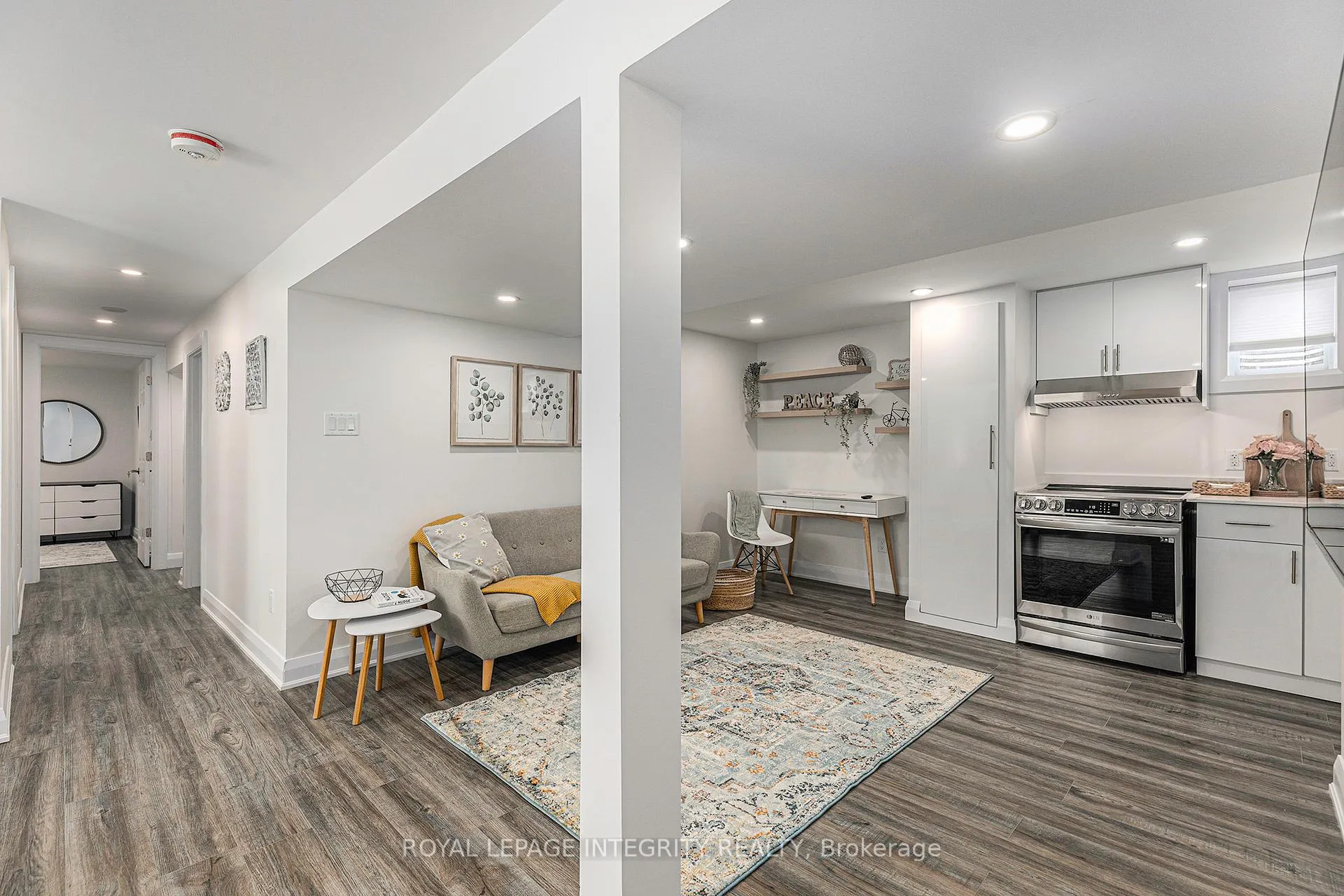 Photo 5 of Unit B, 19 Sherry Lane, Ottawa, Manordale — HOMEH