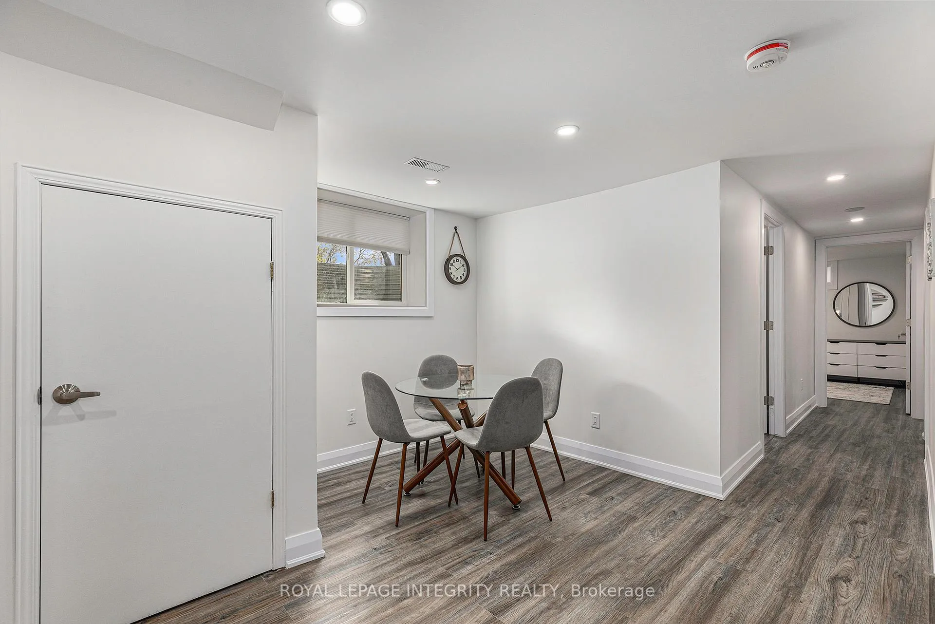 Photo 6 of Unit B, 19 Sherry Lane, Ottawa, Manordale — HOMEH