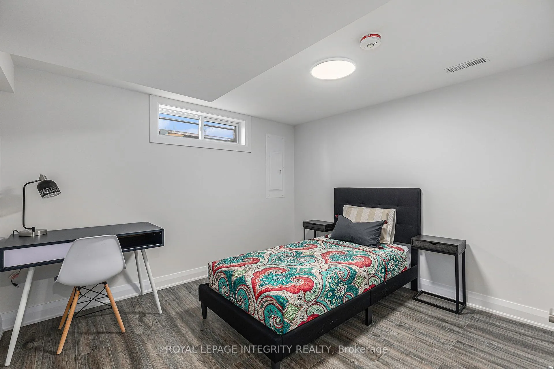 Photo 13 of Unit B, 19 Sherry Lane, Ottawa, Manordale — HOMEH
