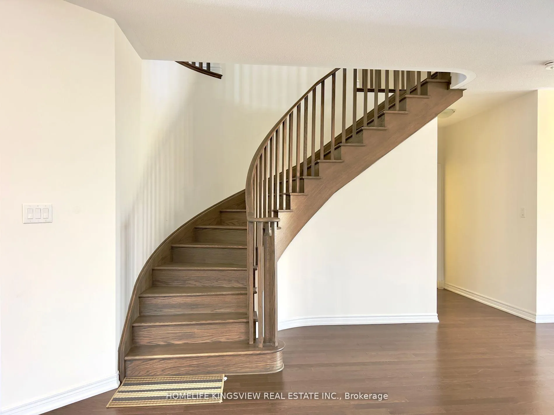Photo 6 of 708 Gilmour Crescent, Shelburne — HOMEH