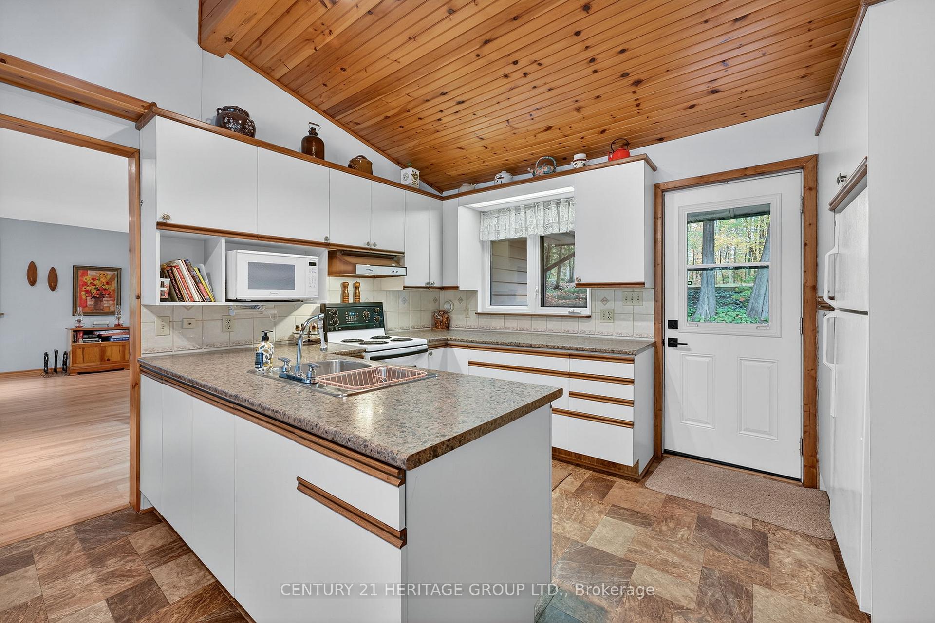 Photo 24 of 49 Point Road, Seguin — HOMEH