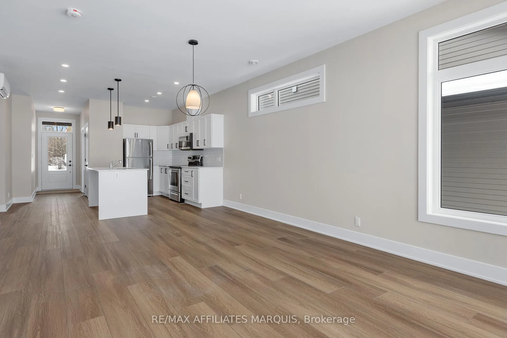 Photo 11 of 57 Ferrara Drive, Smiths Falls — HOMEH