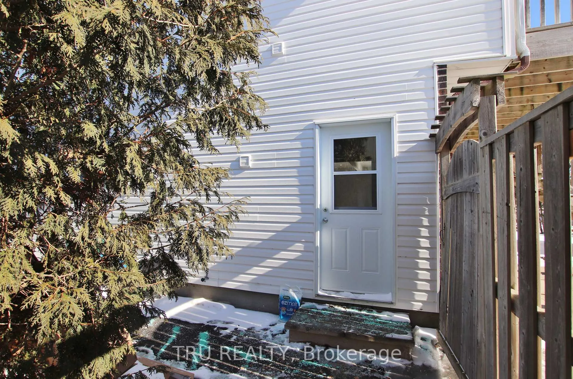 Photo 2 of Unit B, 86 Elvaston Avenue, Ottawa, Craig Henry/Woodvale — HOMEH
