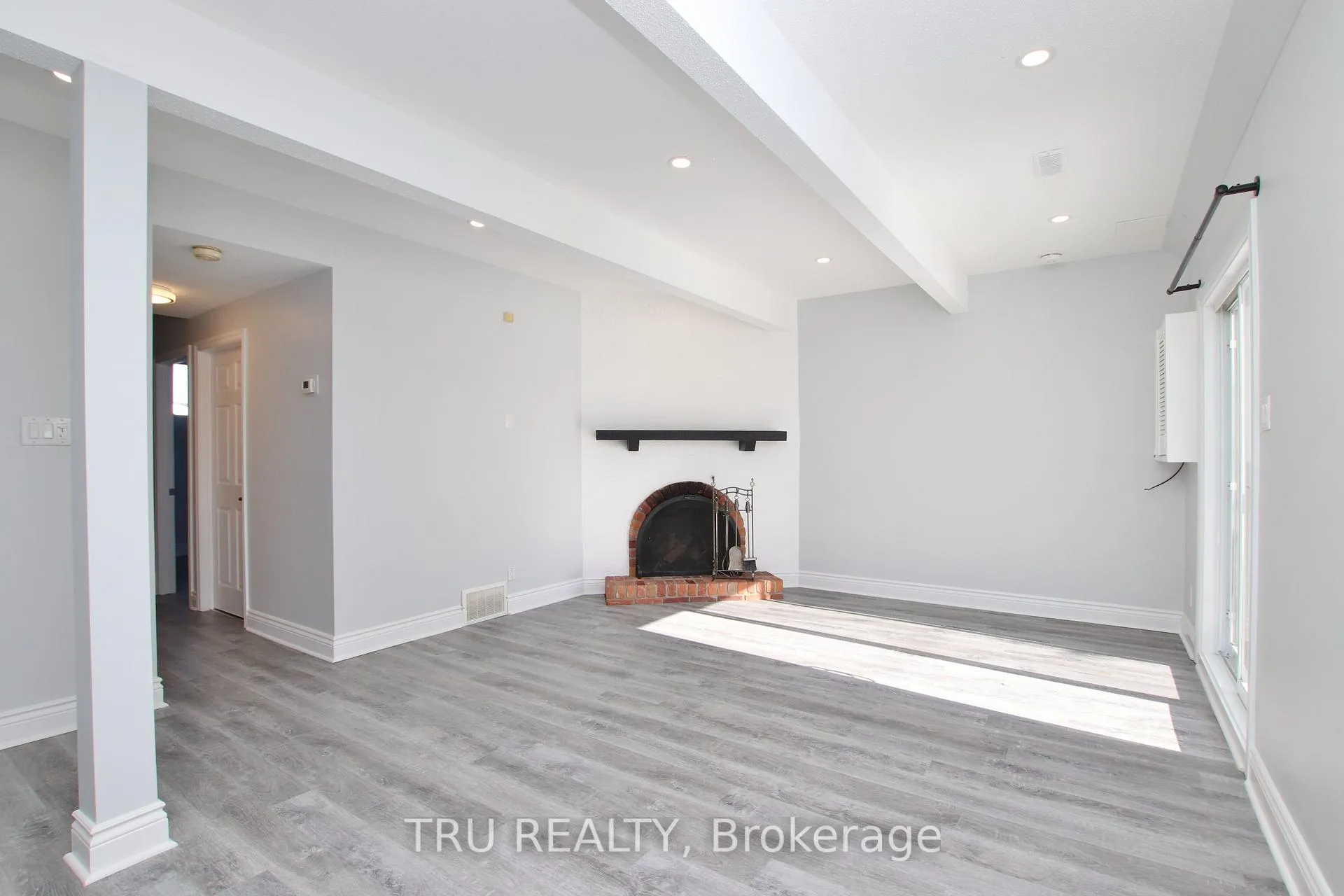 Photo 3 of Unit B, 86 Elvaston Avenue, Ottawa, Craig Henry/Woodvale — HOMEH