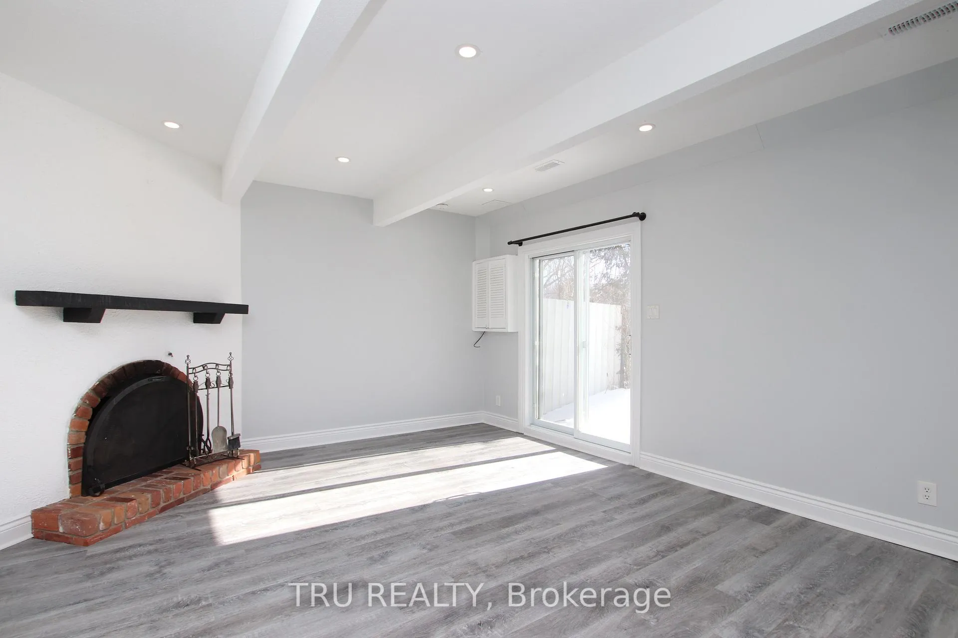 Photo 4 of Unit B, 86 Elvaston Avenue, Ottawa, Craig Henry/Woodvale — HOMEH