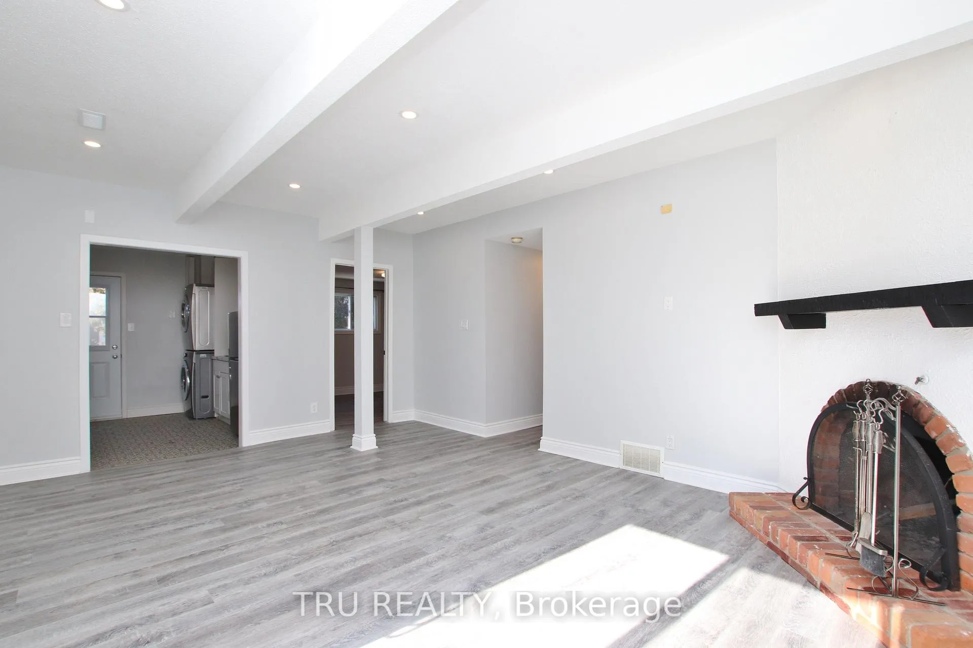 Photo 5 of Unit B, 86 Elvaston Avenue, Ottawa, Craig Henry/Woodvale — HOMEH