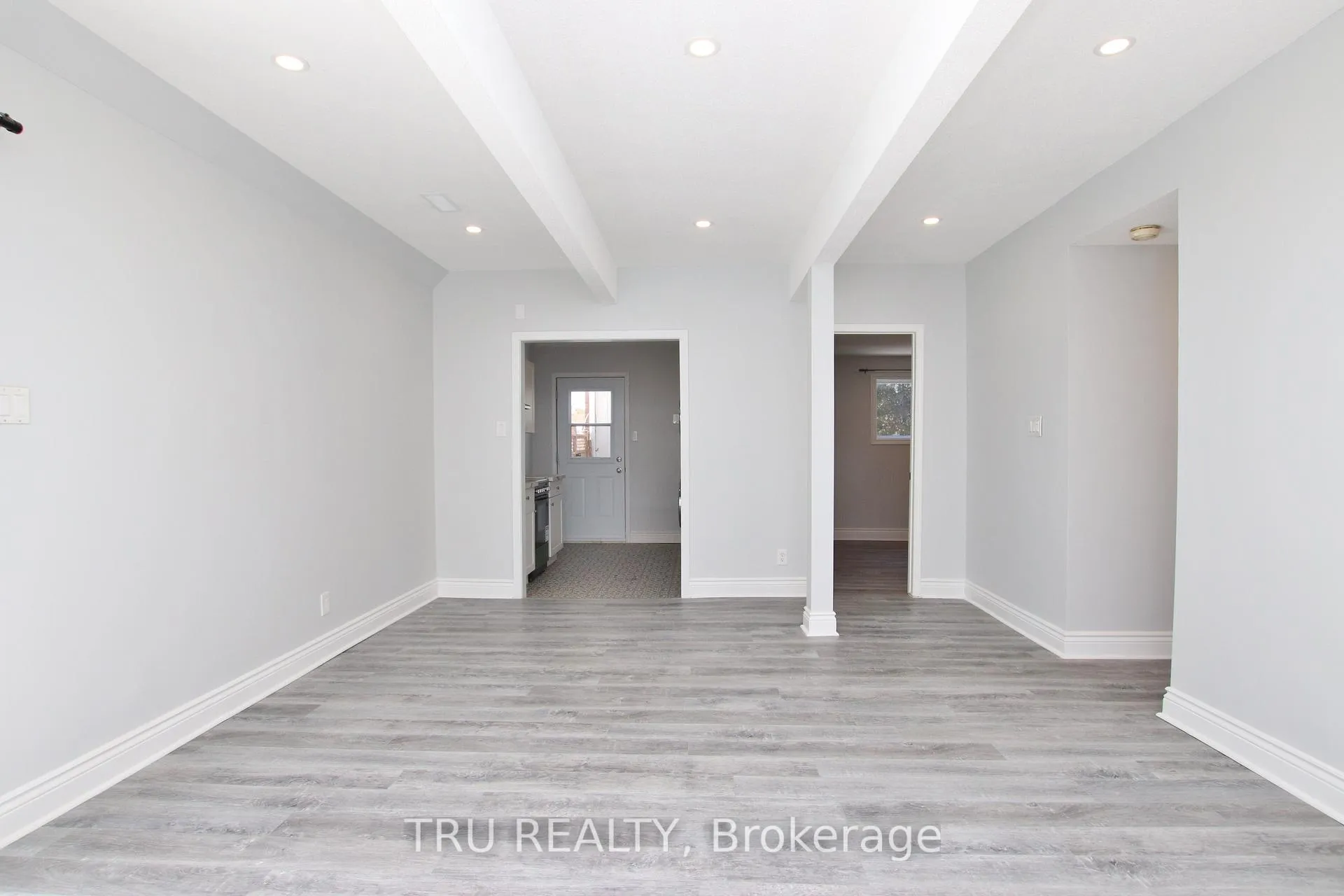 Photo 6 of Unit B, 86 Elvaston Avenue, Ottawa, Craig Henry/Woodvale — HOMEH