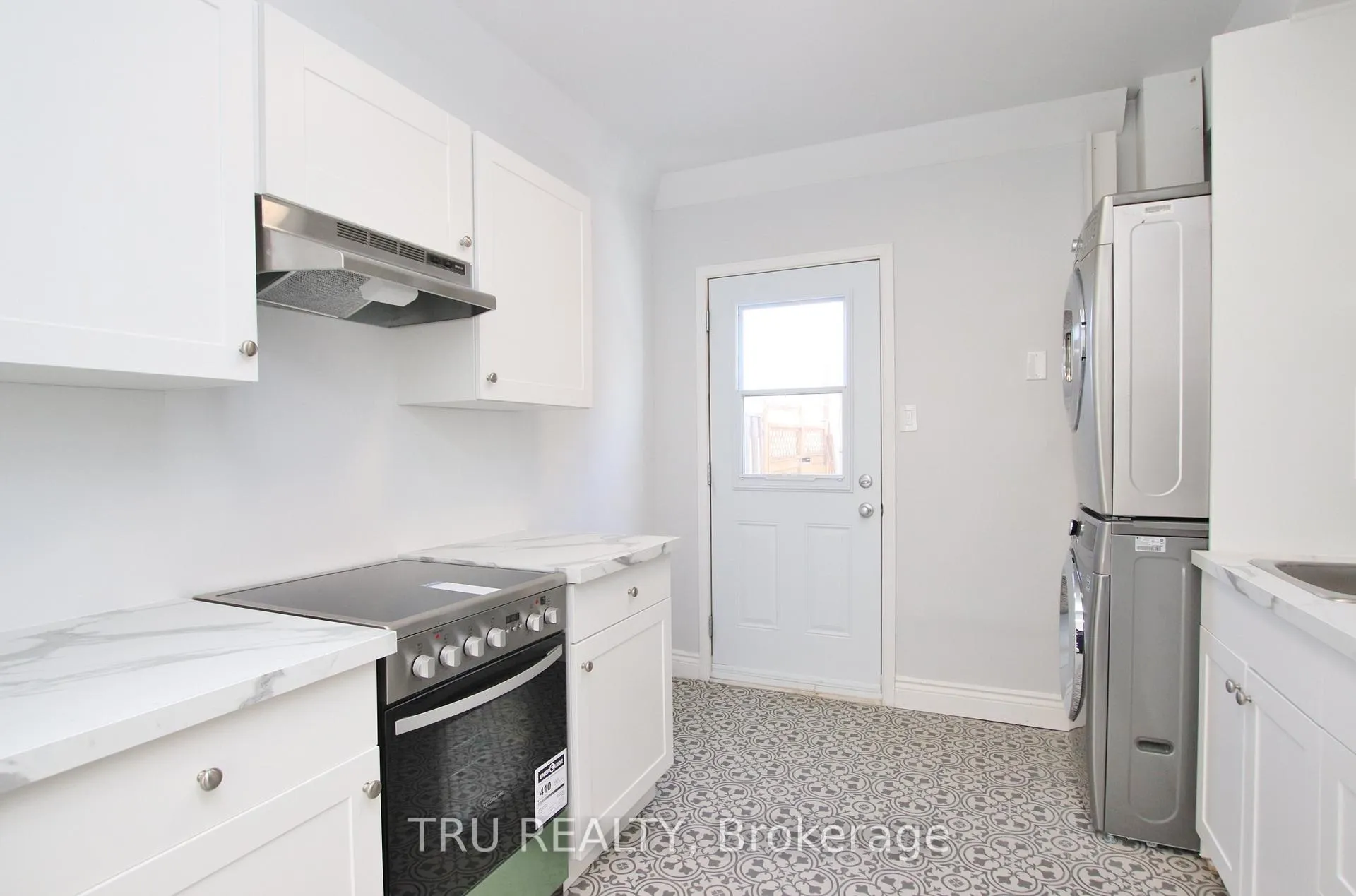 Photo 9 of Unit B, 86 Elvaston Avenue, Ottawa, Craig Henry/Woodvale — HOMEH
