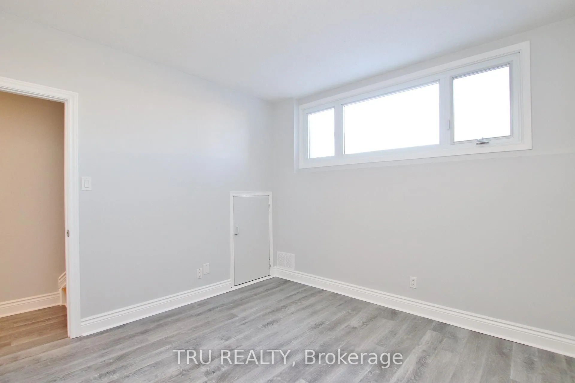 Photo 12 of Unit B, 86 Elvaston Avenue, Ottawa, Craig Henry/Woodvale — HOMEH