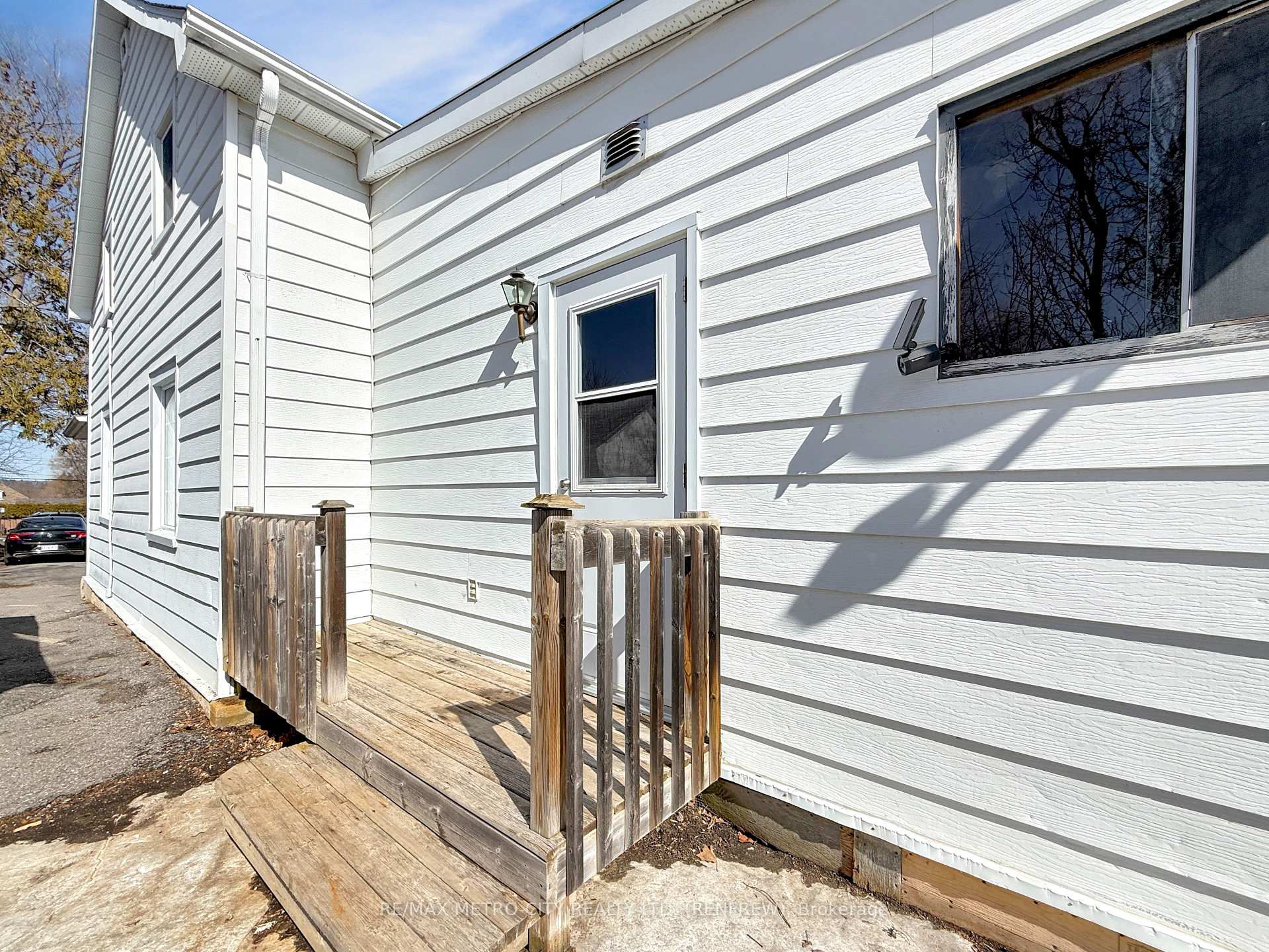 Photo 27 of 133 Hall Avenue, Renfrew — HOMEH