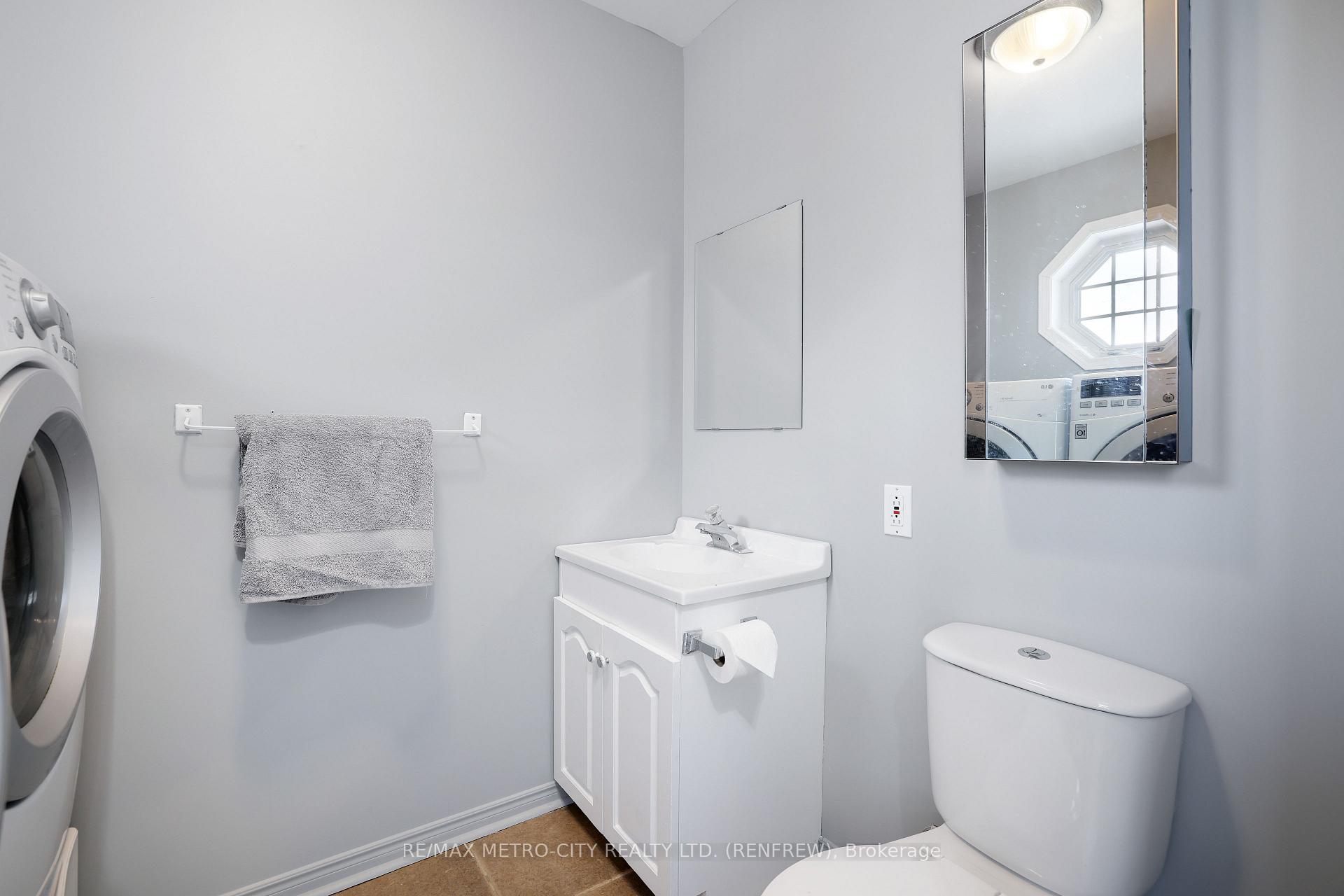 Photo 6 of 206 Vanier Crescent, Renfrew — HOMEH
