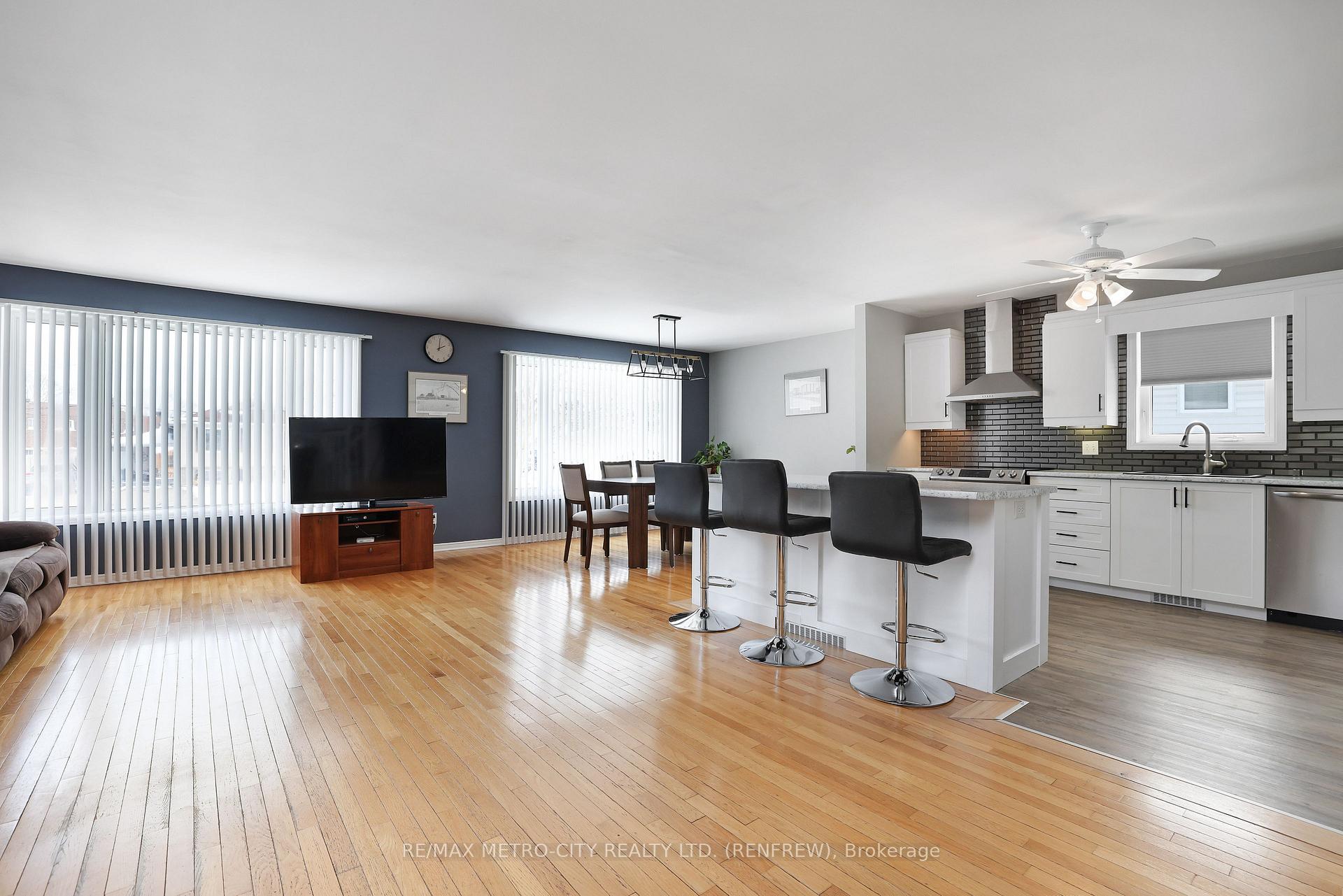 Photo 9 of 206 Vanier Crescent, Renfrew — HOMEH