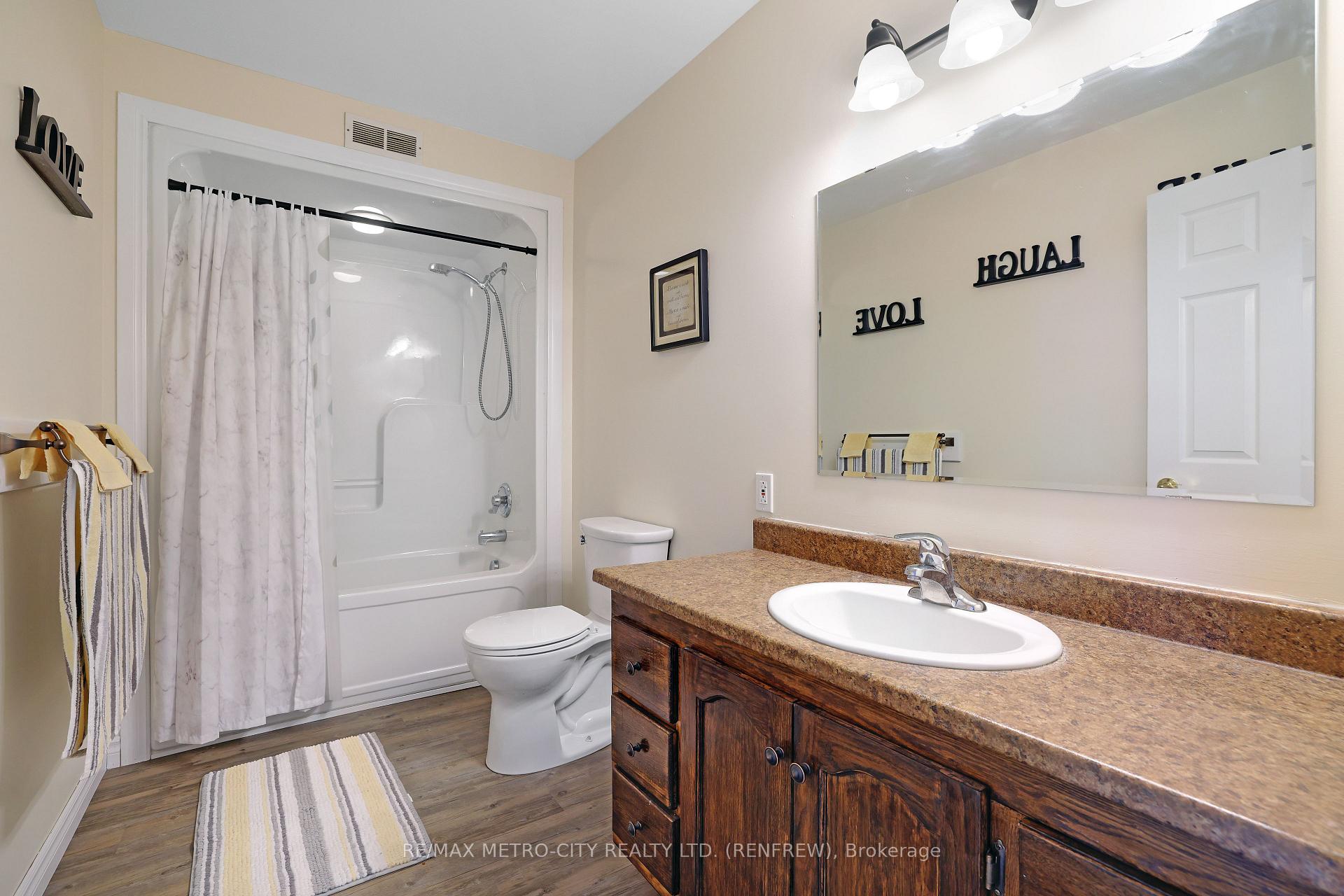 Photo 17 of 206 Vanier Crescent, Renfrew — HOMEH