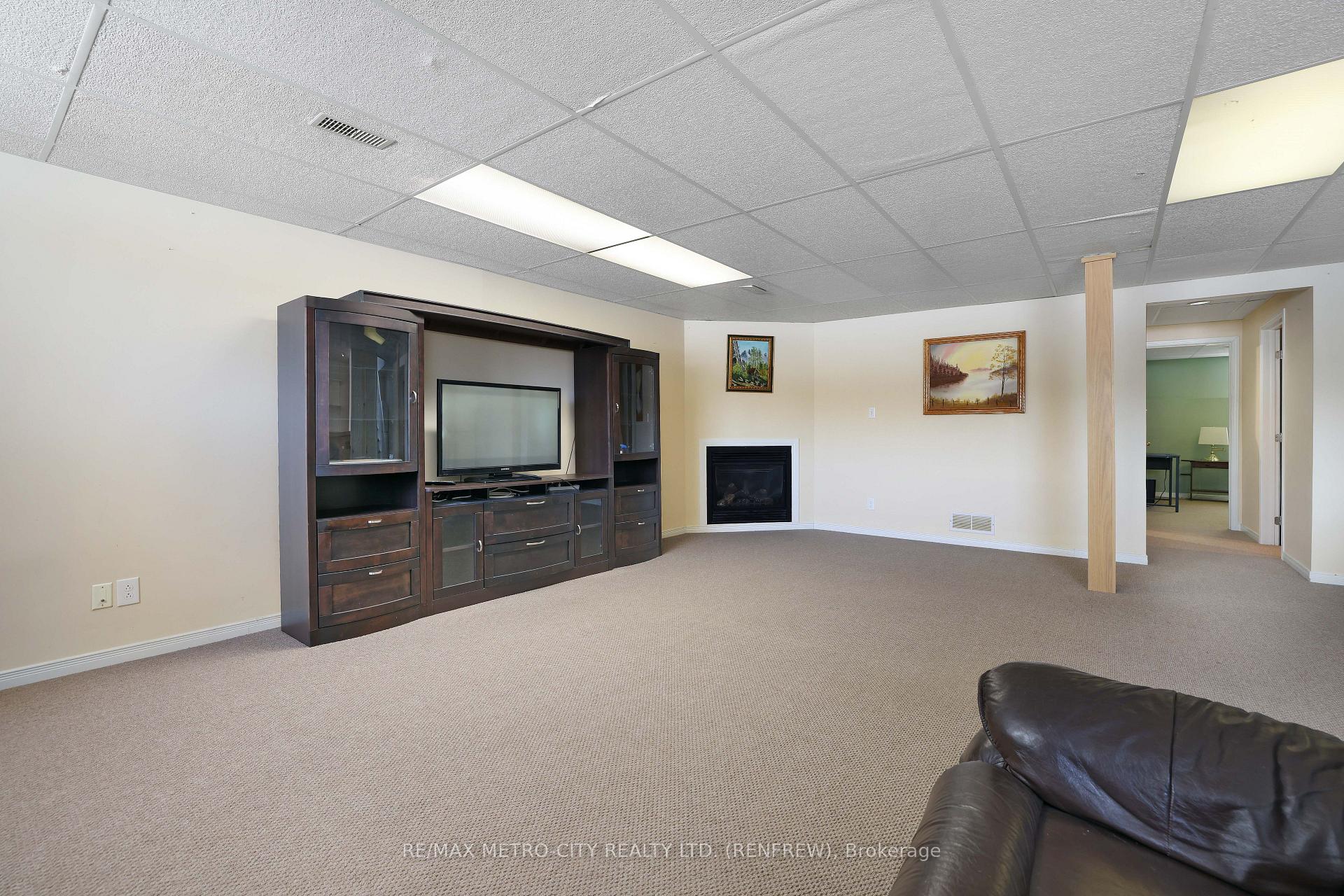 Photo 26 of 206 Vanier Crescent, Renfrew — HOMEH