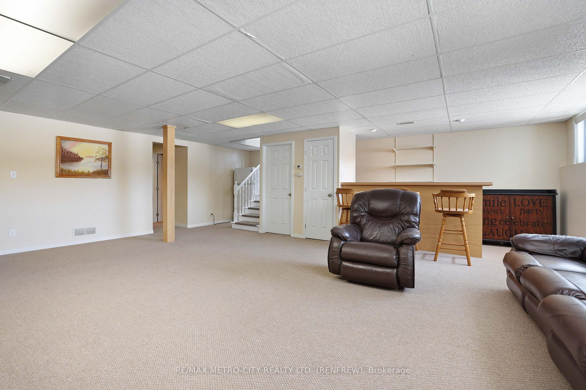 Photo 27 of 206 Vanier Crescent, Renfrew — HOMEH