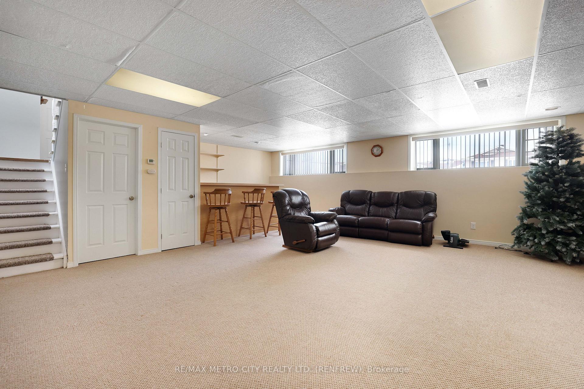 Photo 28 of 206 Vanier Crescent, Renfrew — HOMEH