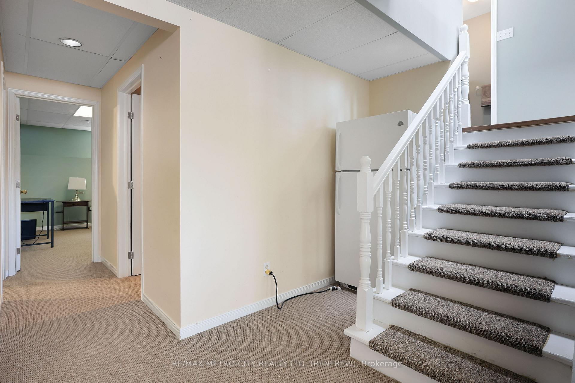 Photo 30 of 206 Vanier Crescent, Renfrew — HOMEH