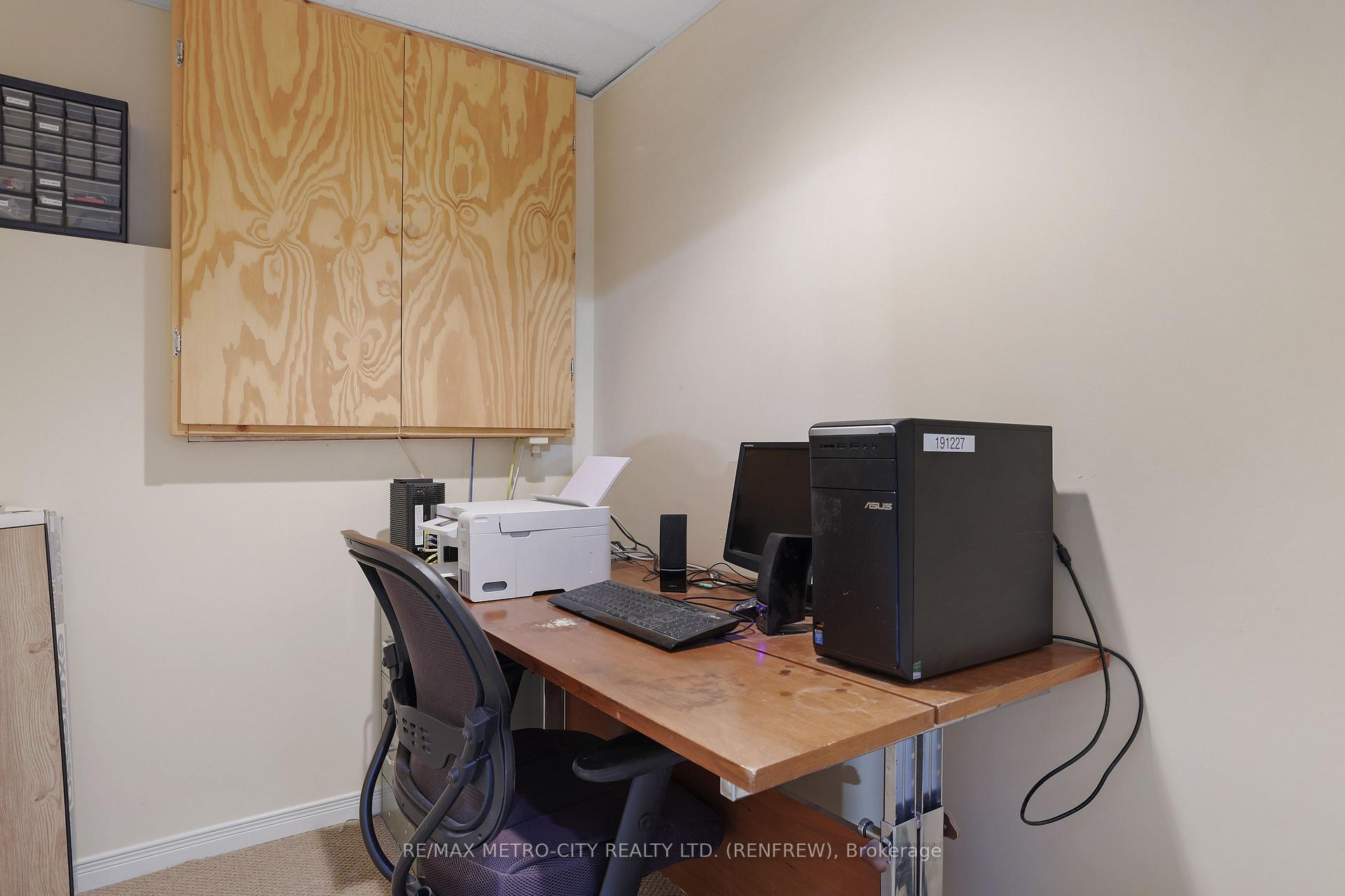 Photo 33 of 206 Vanier Crescent, Renfrew — HOMEH
